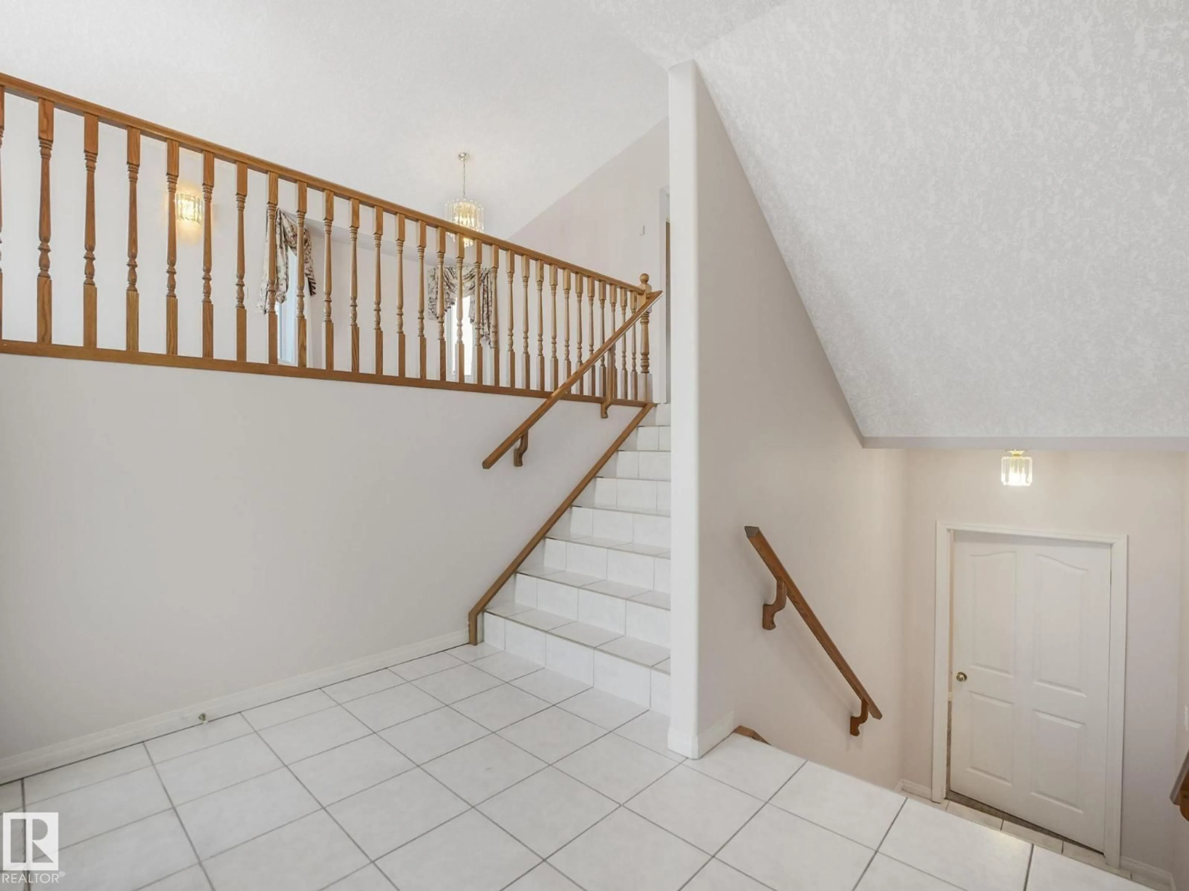 Unknown for 1054 ORMSBY CR, Edmonton Alberta T5T6J5