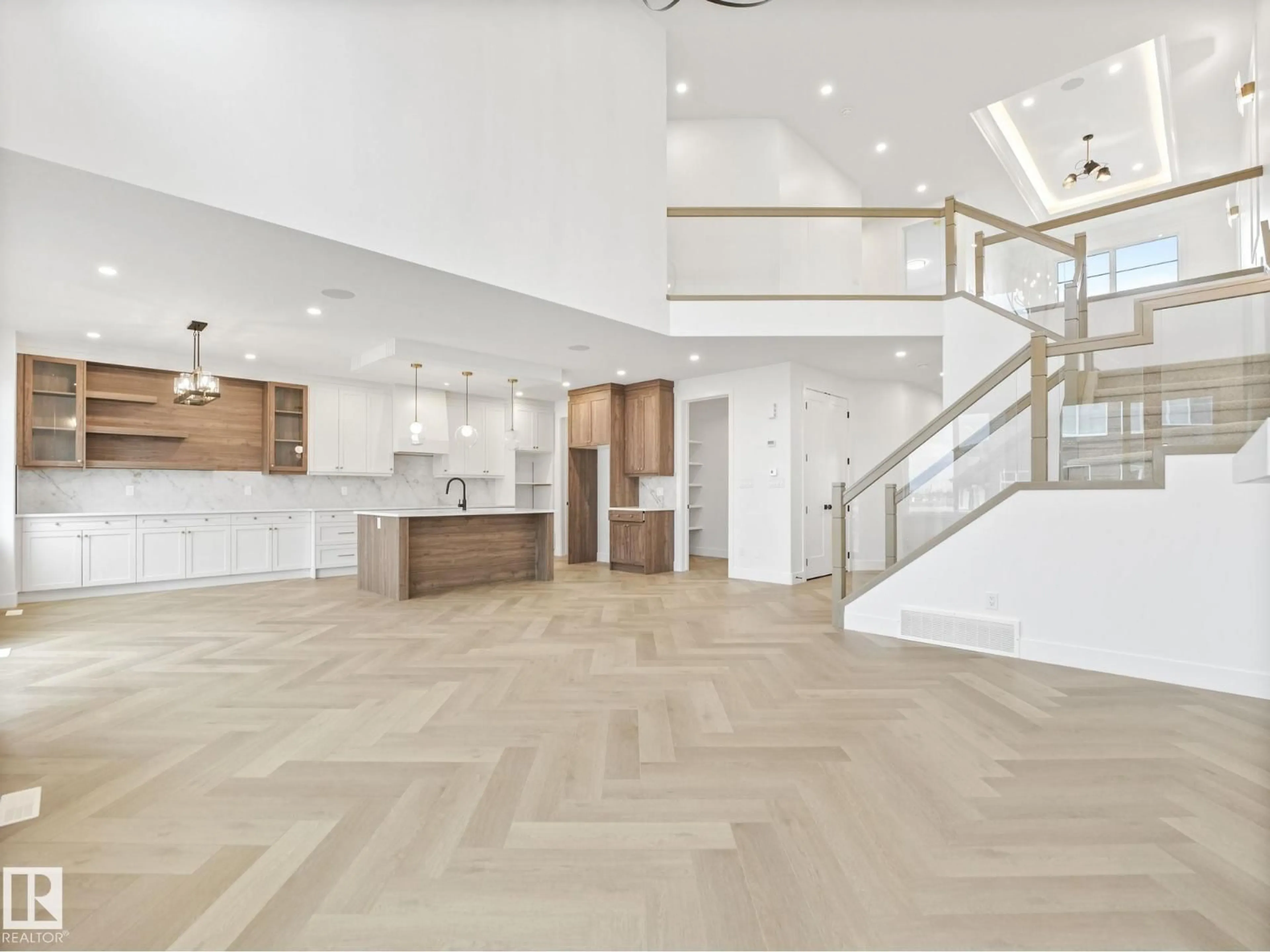 Indoor foyer for 194 CORRAL CI, Sherwood Park Alberta T8H3B9