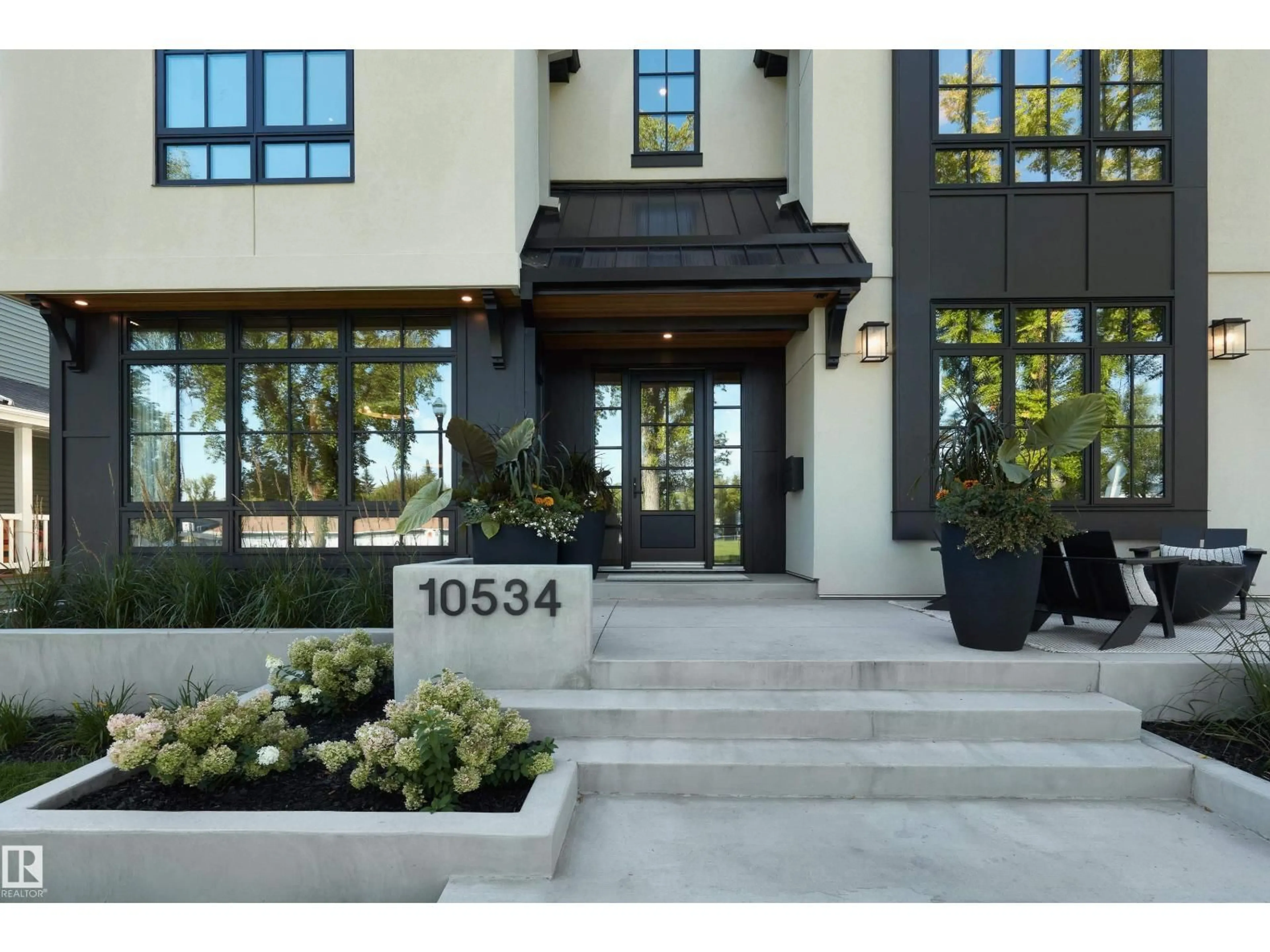 Indoor entryway for NW - 10534 139 ST, Edmonton Alberta T5N2K7