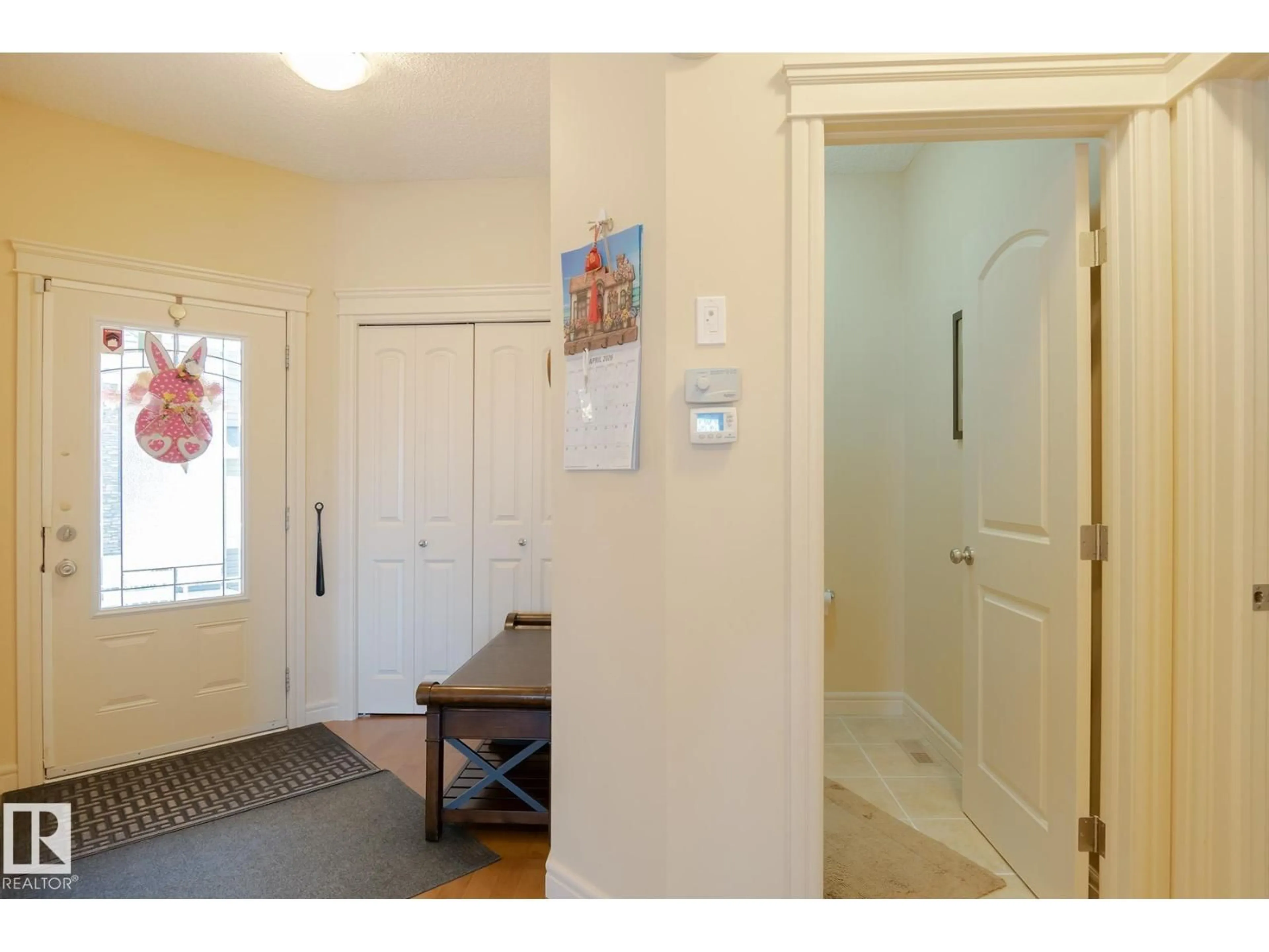 Indoor entryway for 7426 GETTY WY, Edmonton Alberta T5T4T4