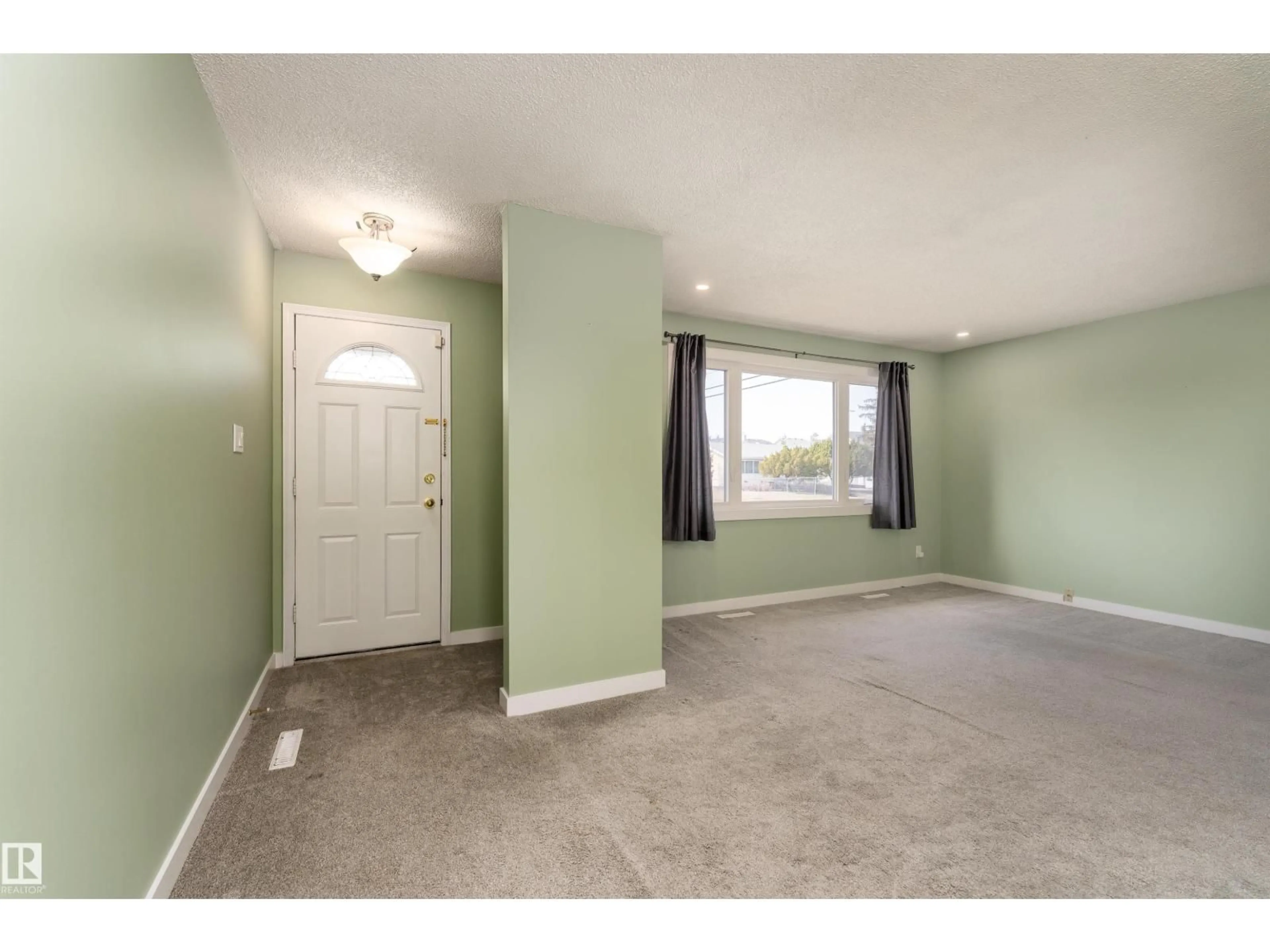 A pic of a room for NW - 13331 64 ST, Edmonton Alberta T5A0Y6