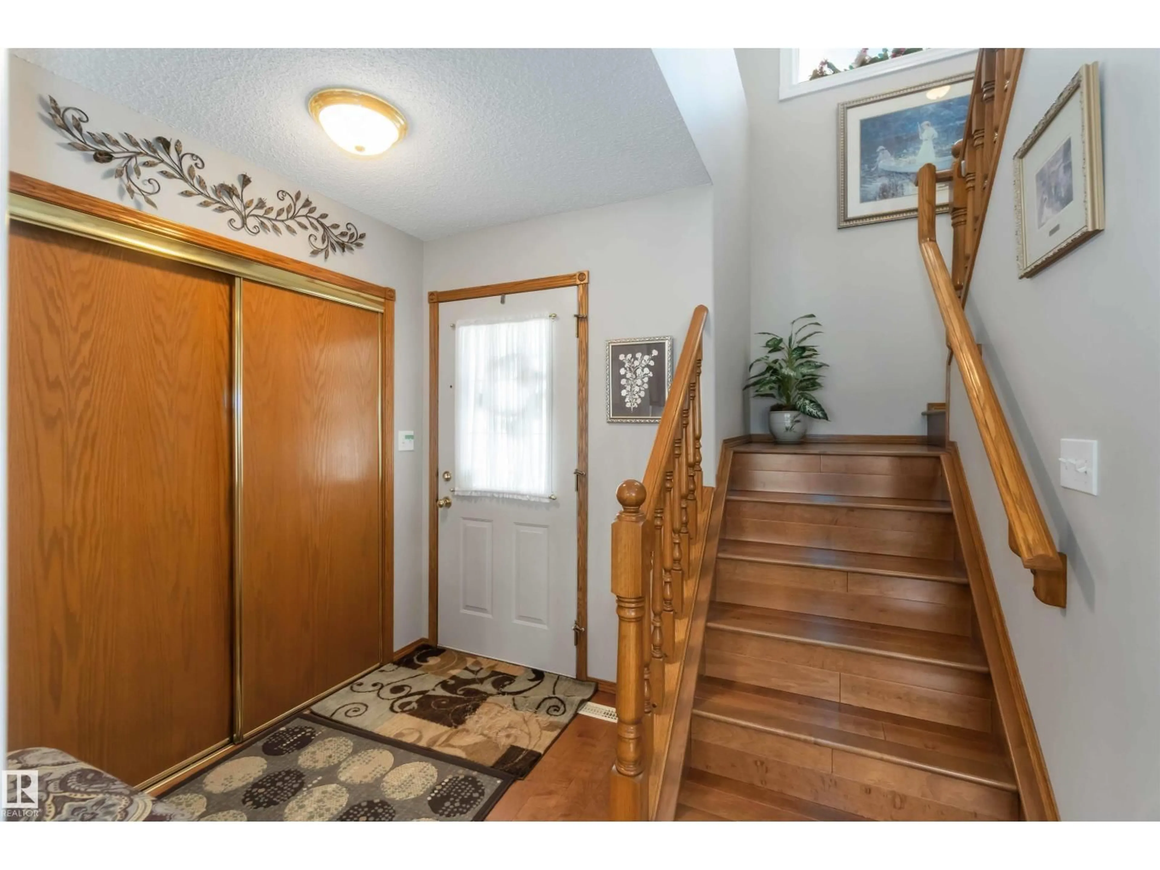 Indoor entryway for NW - 17224 83 ST, Edmonton Alberta T5Z3M2