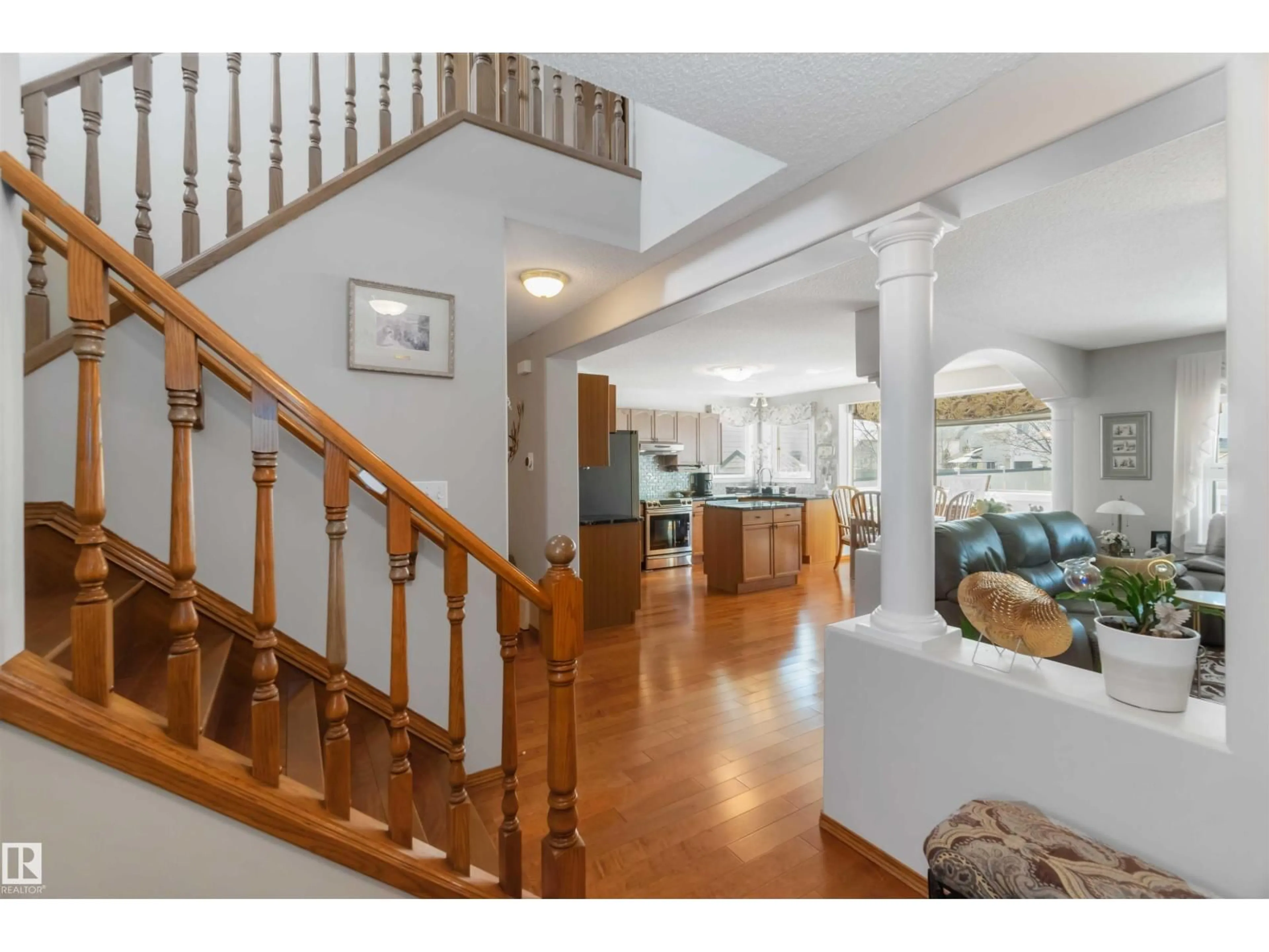 Indoor foyer for NW - 17224 83 ST, Edmonton Alberta T5Z3M2