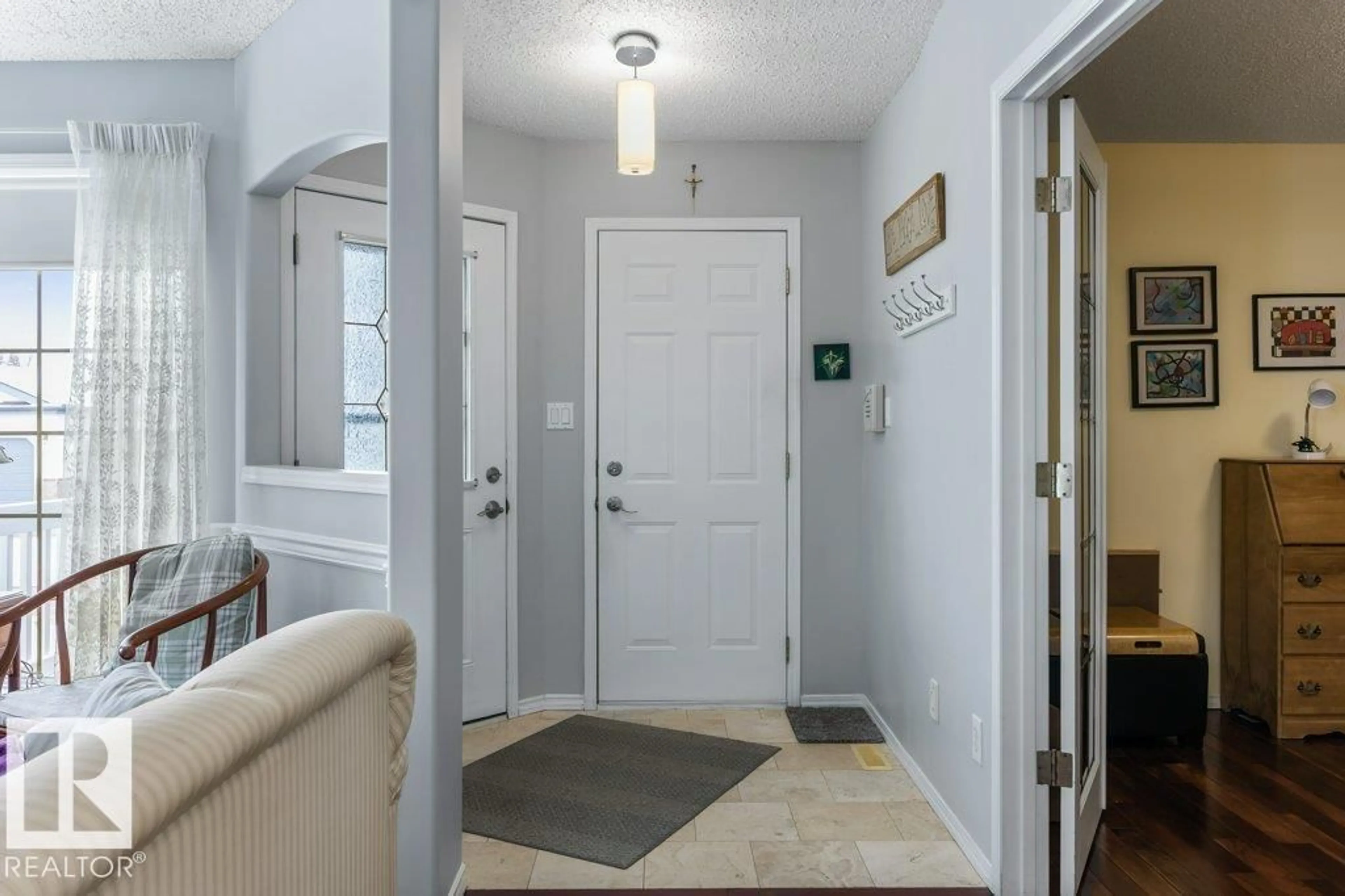 Indoor entryway for 19 GERVAIS RD, St. Albert Alberta T8N6N1