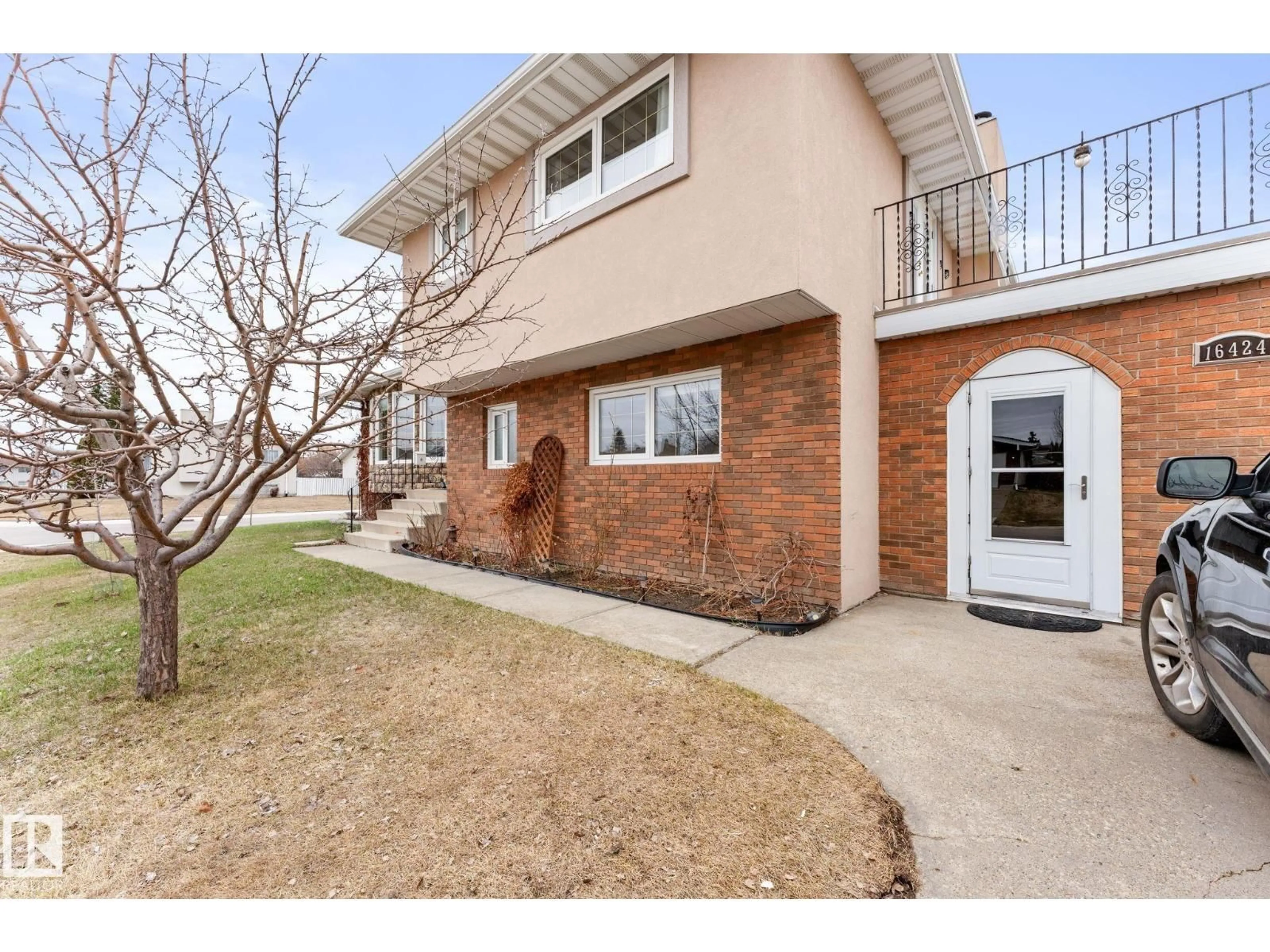 Unknown for 16424 106 ST, Edmonton Alberta T5X1W5