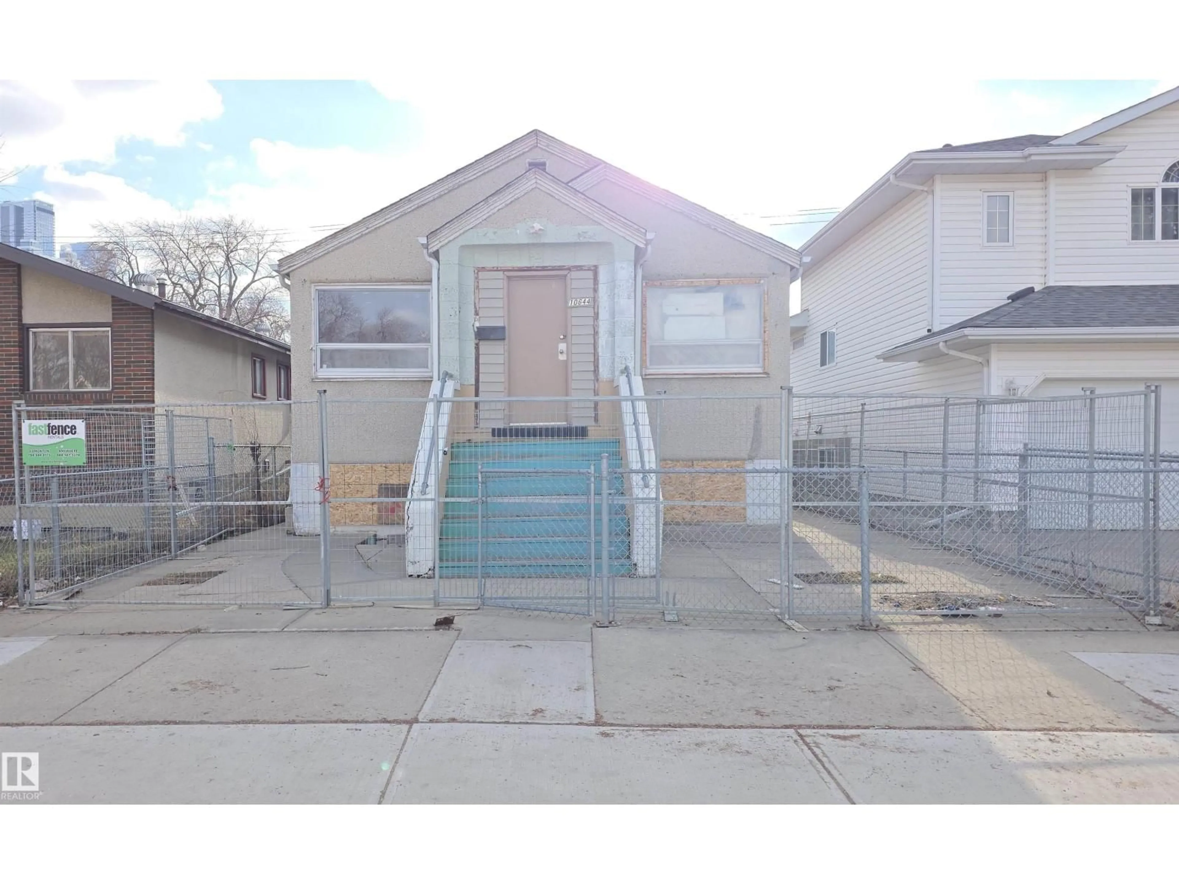 Unknown for NW - 10644 96 ST, Edmonton Alberta T5J2J3