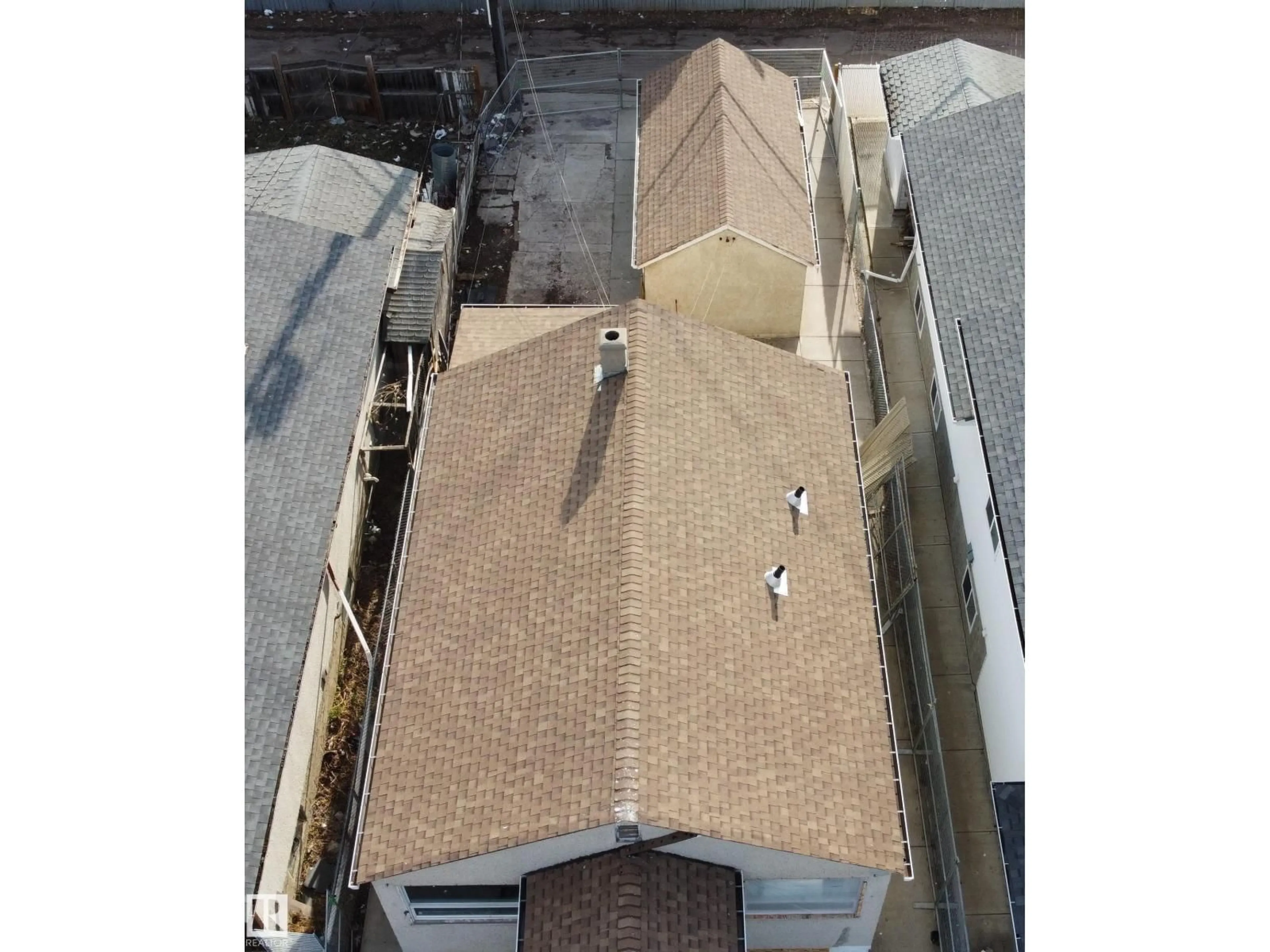A pic from outside/outdoor area/front of a property/back of a property/a pic from drone, city buildings view from balcony for NW - 10644 96 ST, Edmonton Alberta T5J2J3