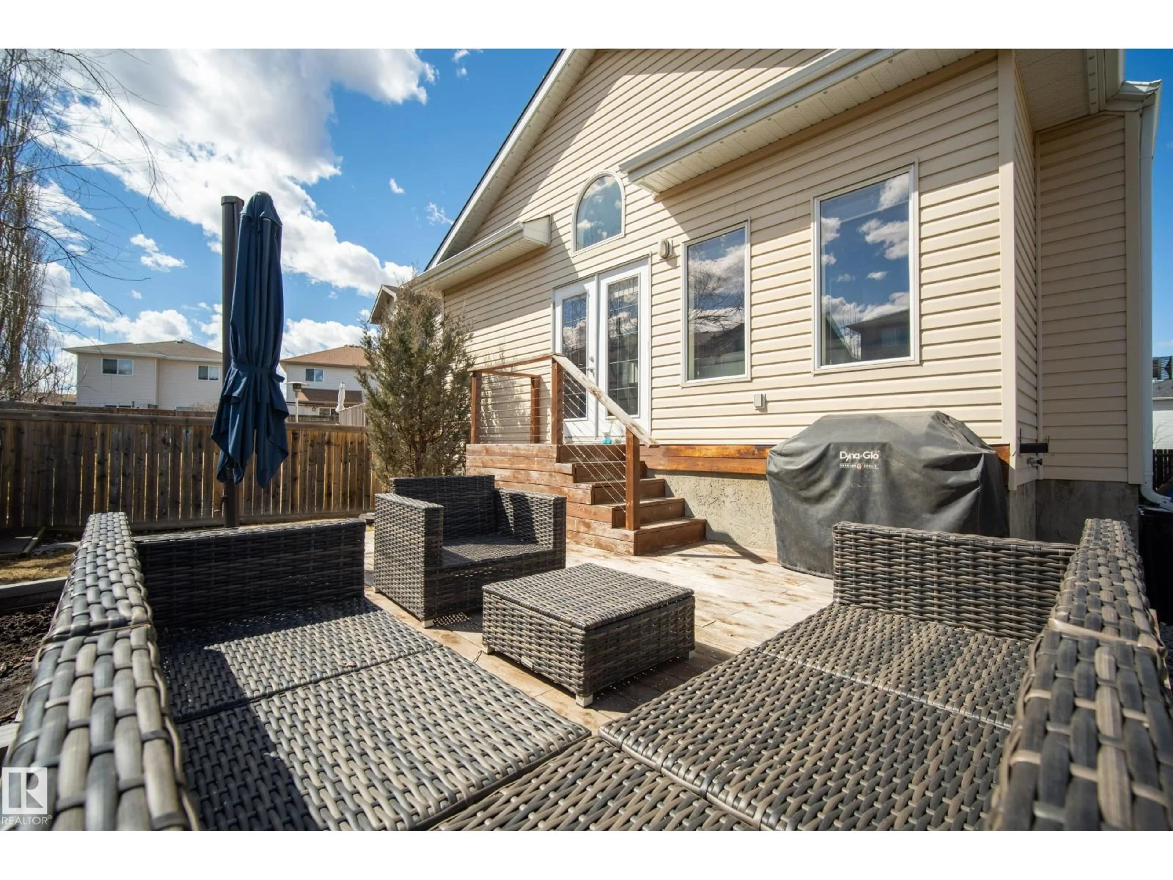 Patio, street for 339 FOXBORO DR, Sherwood Park Alberta T8A1T6