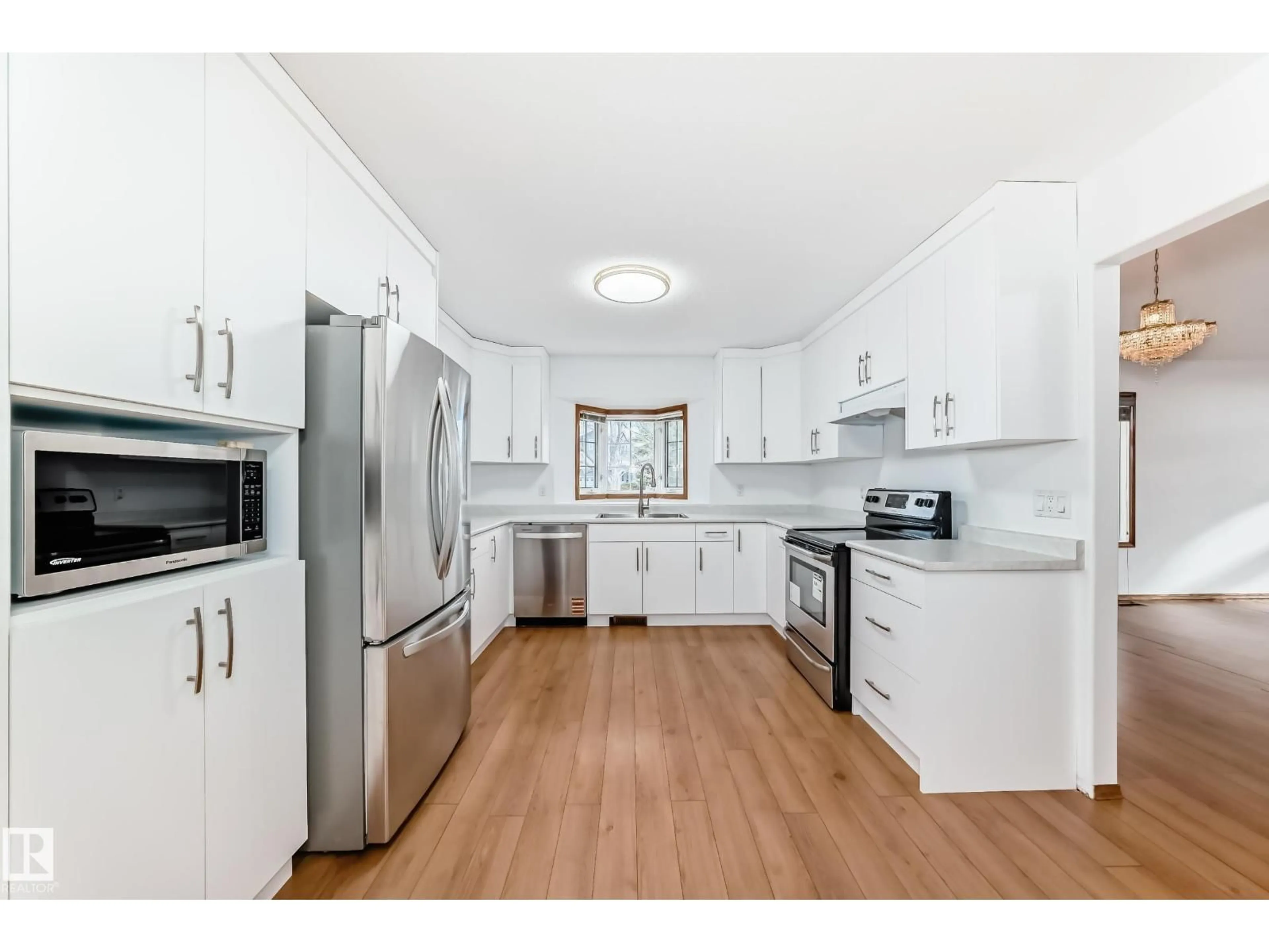 Standard kitchen, unknown for 4631 43 AV, Edmonton Alberta T6L6L9