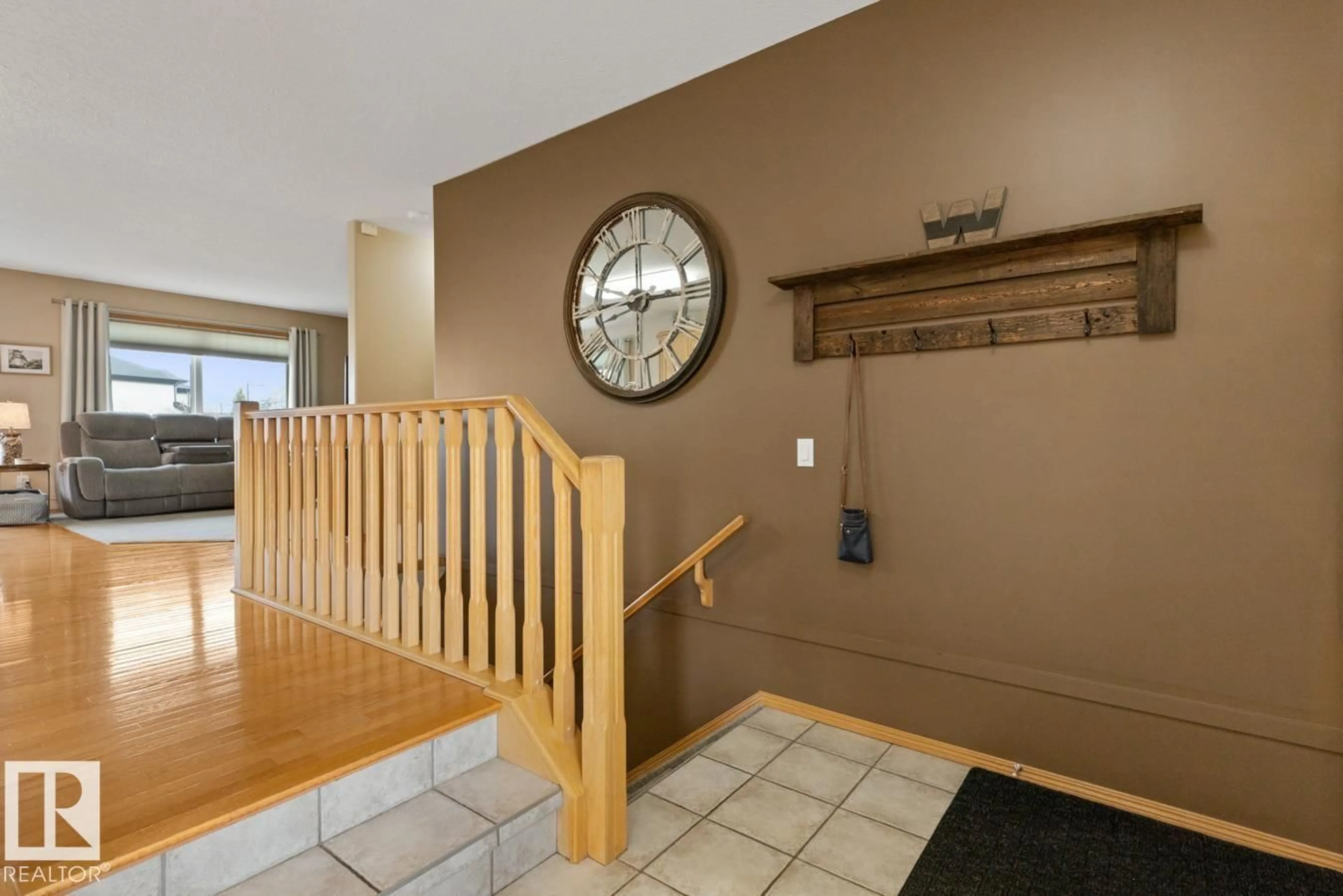 Indoor foyer for 1 BIRCHWOOD CL, Leduc Alberta T9E8B5