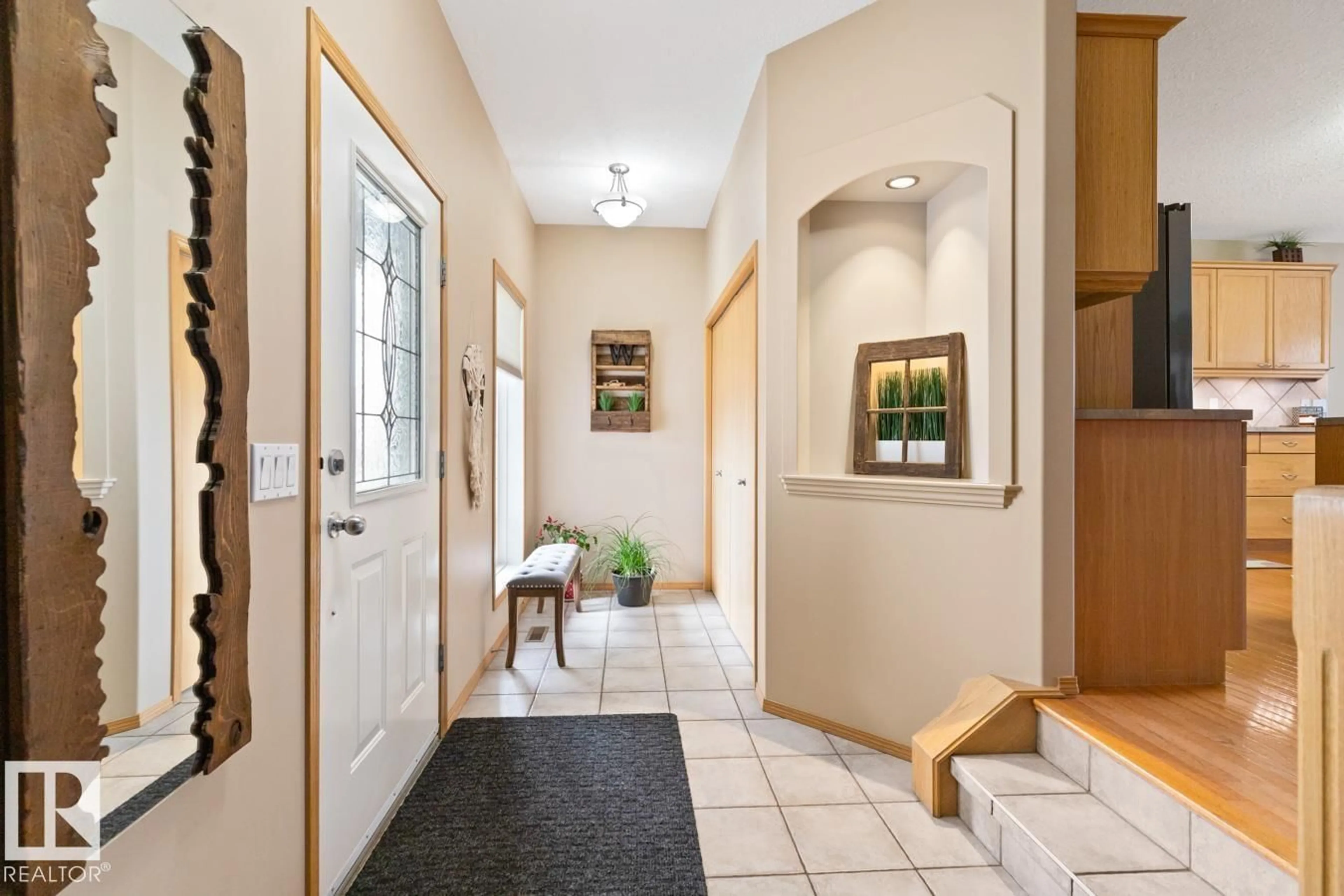 Indoor entryway for 1 BIRCHWOOD CL, Leduc Alberta T9E8B5