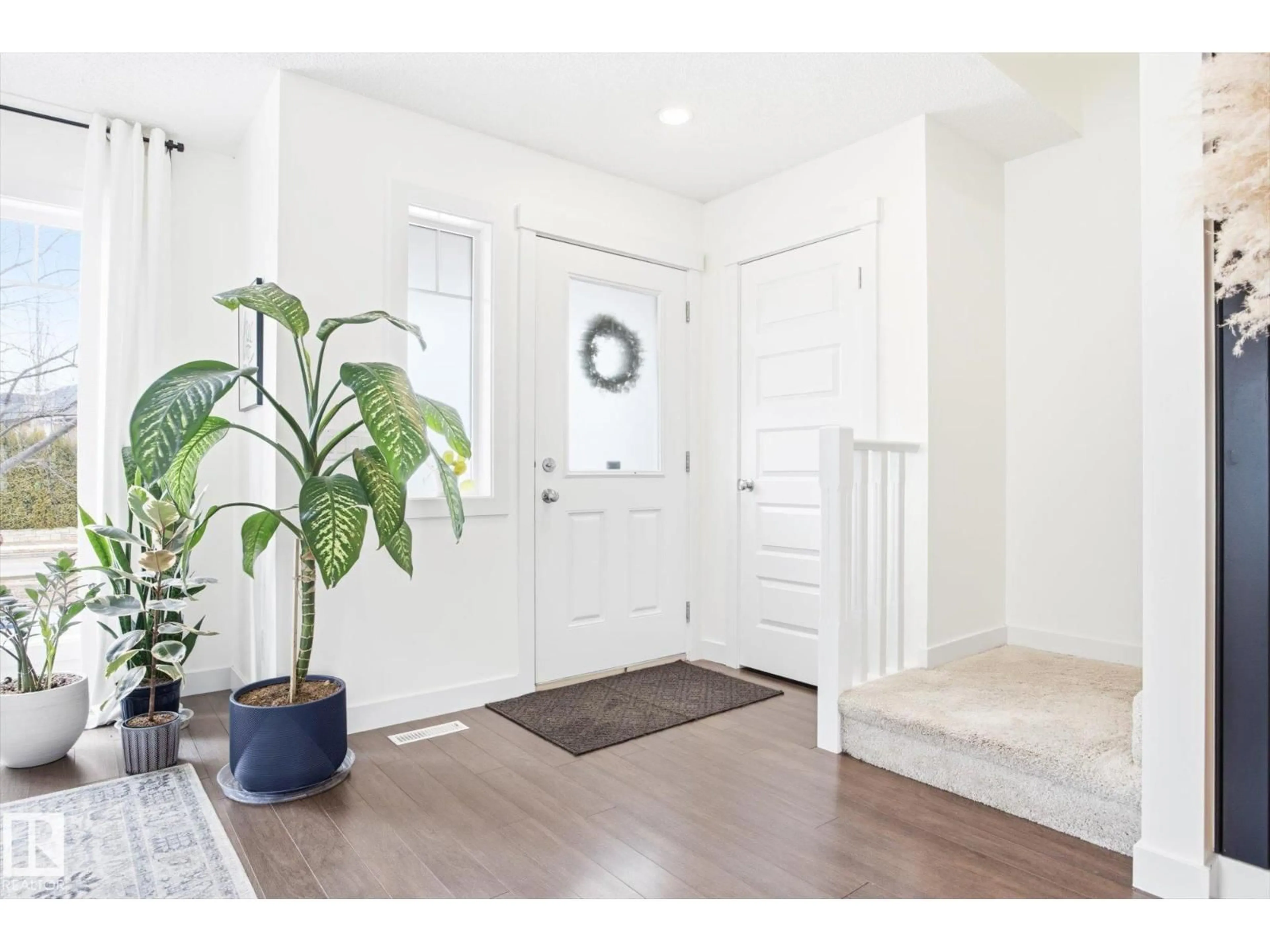 Indoor entryway for 2061 TRUMPETER WY, Edmonton Alberta T5S0E7