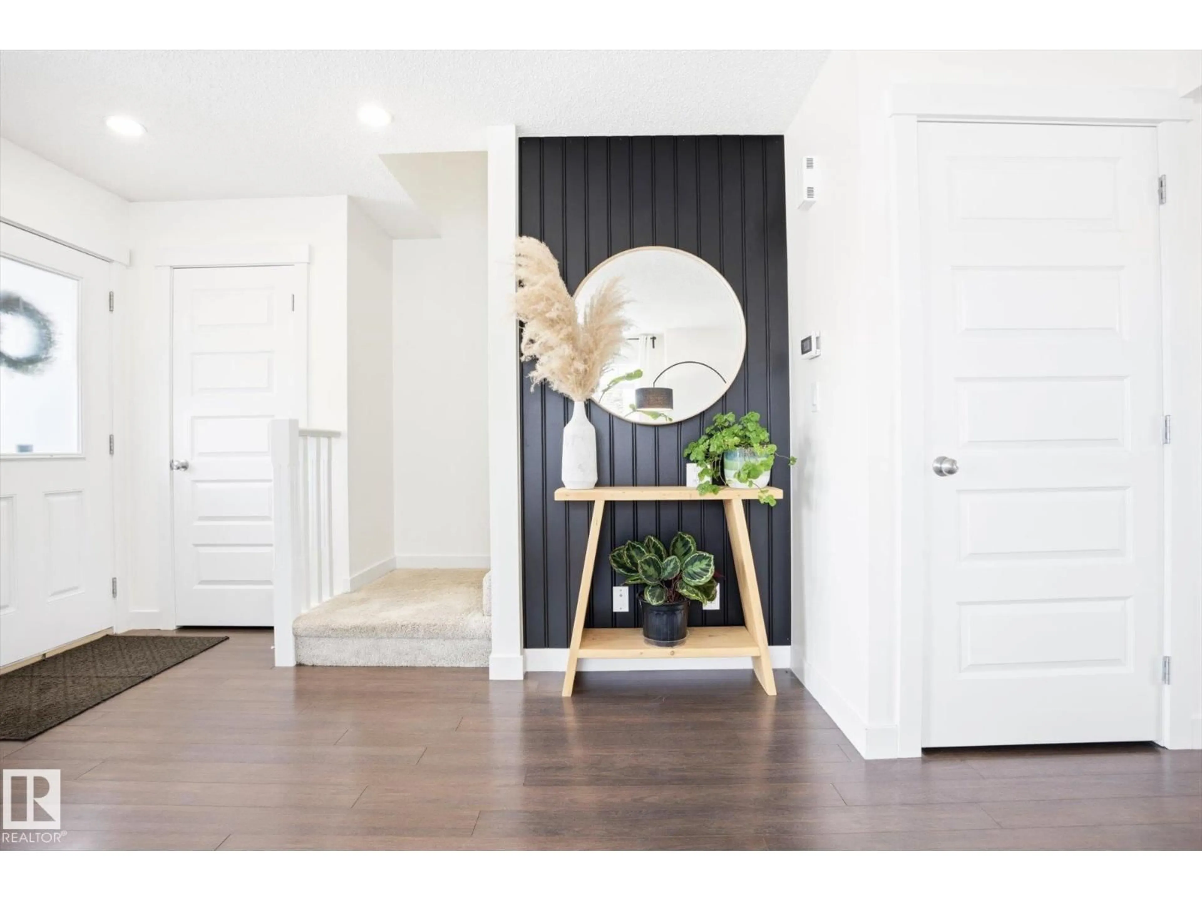 Indoor entryway for 2061 TRUMPETER WY, Edmonton Alberta T5S0E7