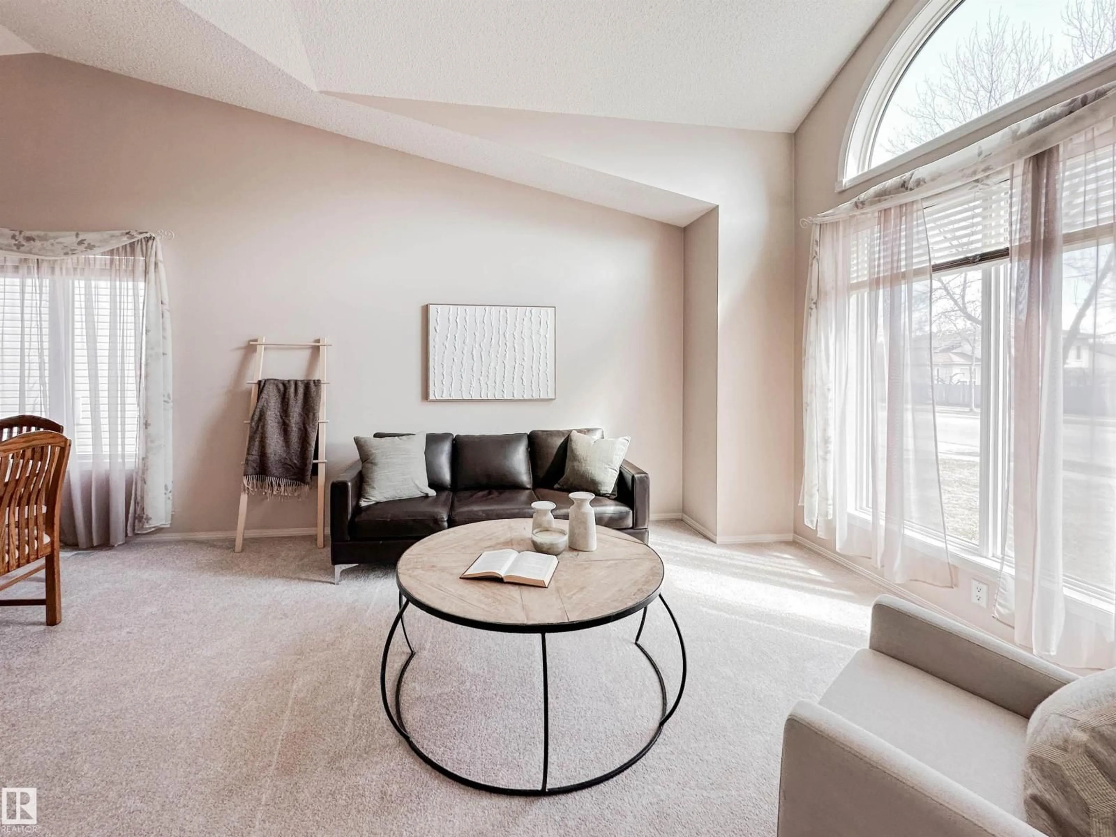 Living room with furniture, unknown for 67 ARCAND DR, St. Albert Alberta T8N5V8