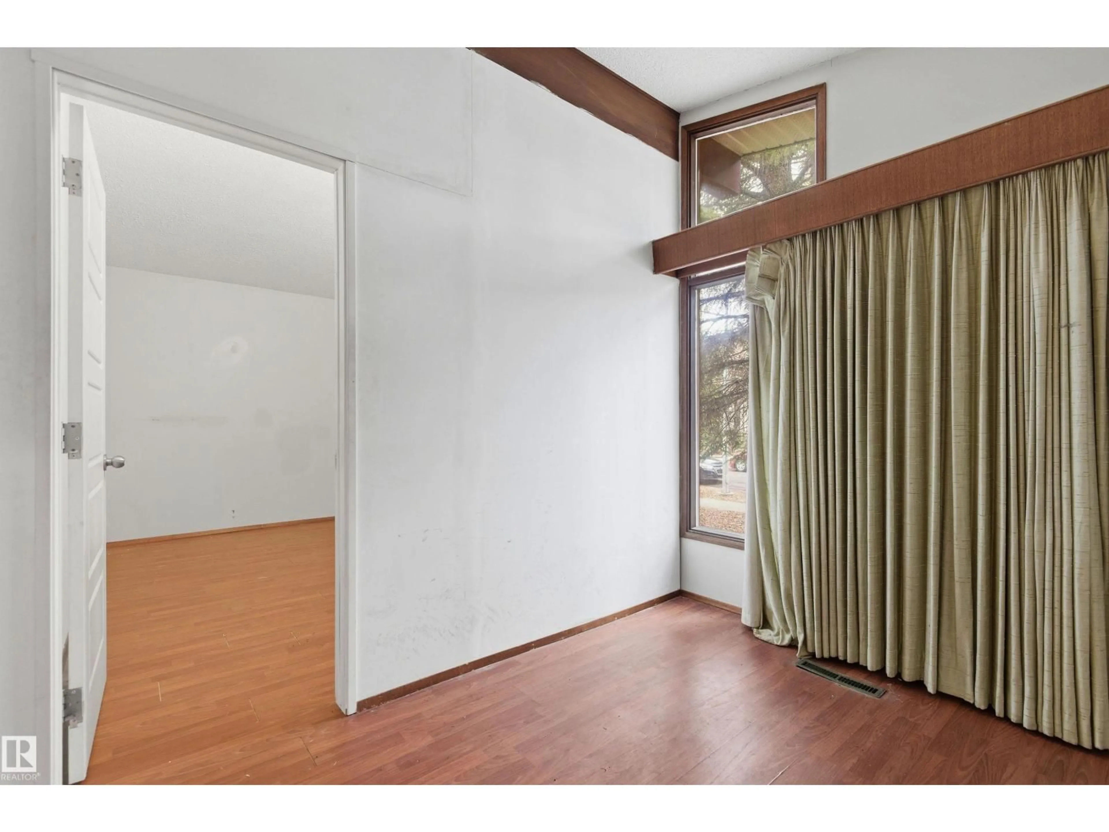 A pic of a room for 11211 77 AV, Edmonton Alberta T6G0L7