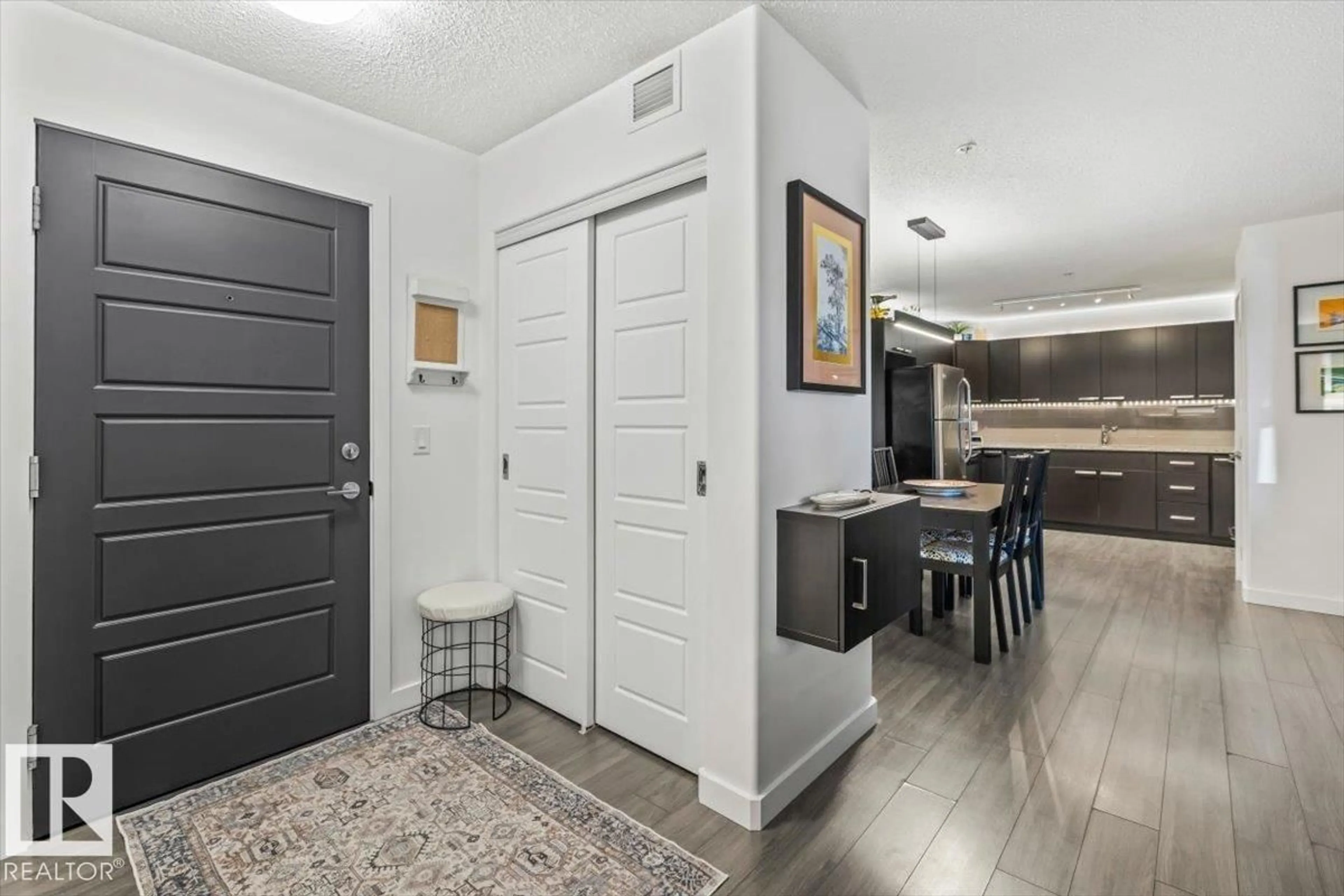 Indoor entryway for 124 14808 125 ST NW, Edmonton Alberta T5X0G1