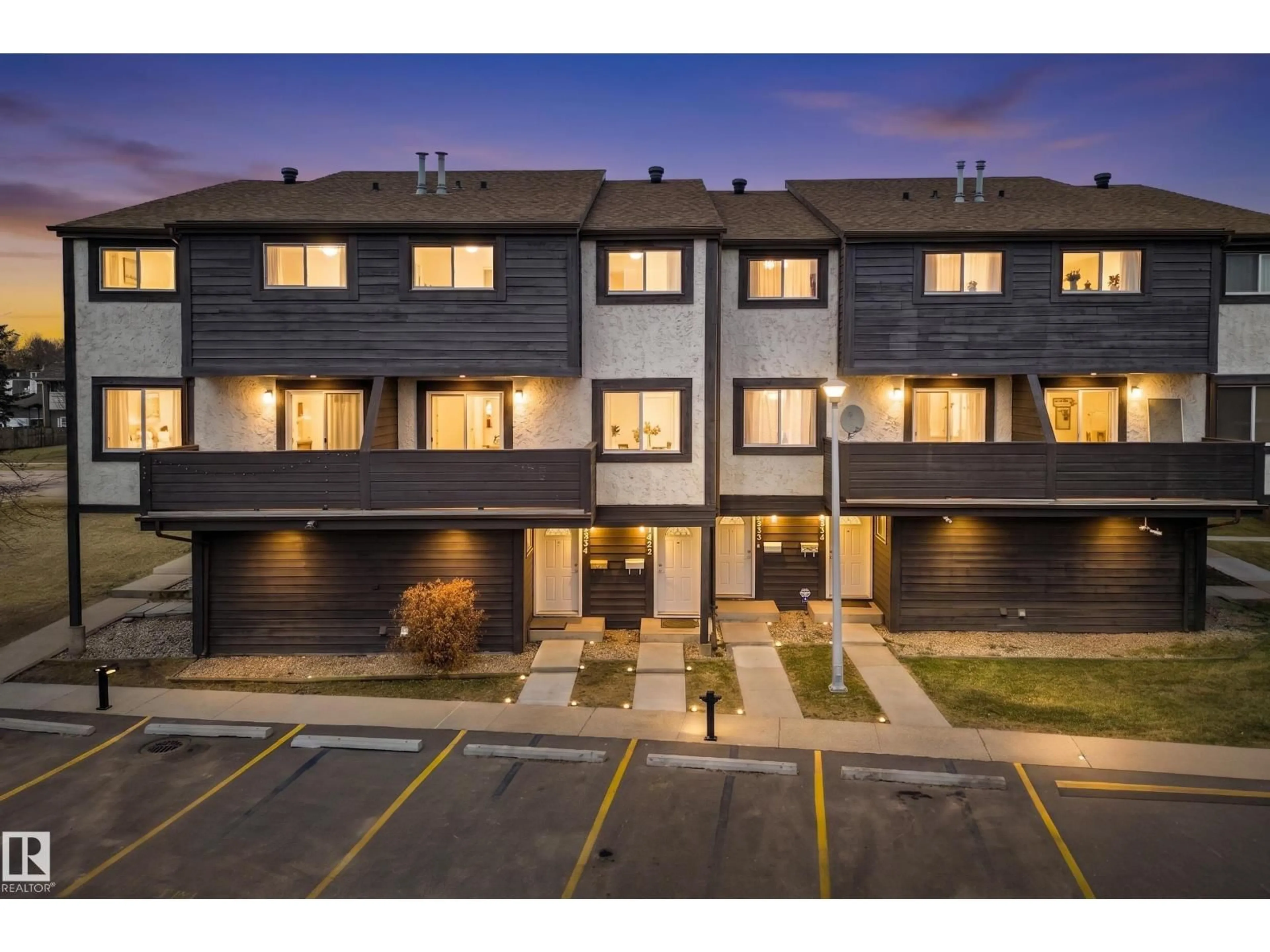 A pic from outside/outdoor area/front of a property/back of a property/a pic from drone, street for 1556 69 ST, Edmonton Alberta T6K3R3