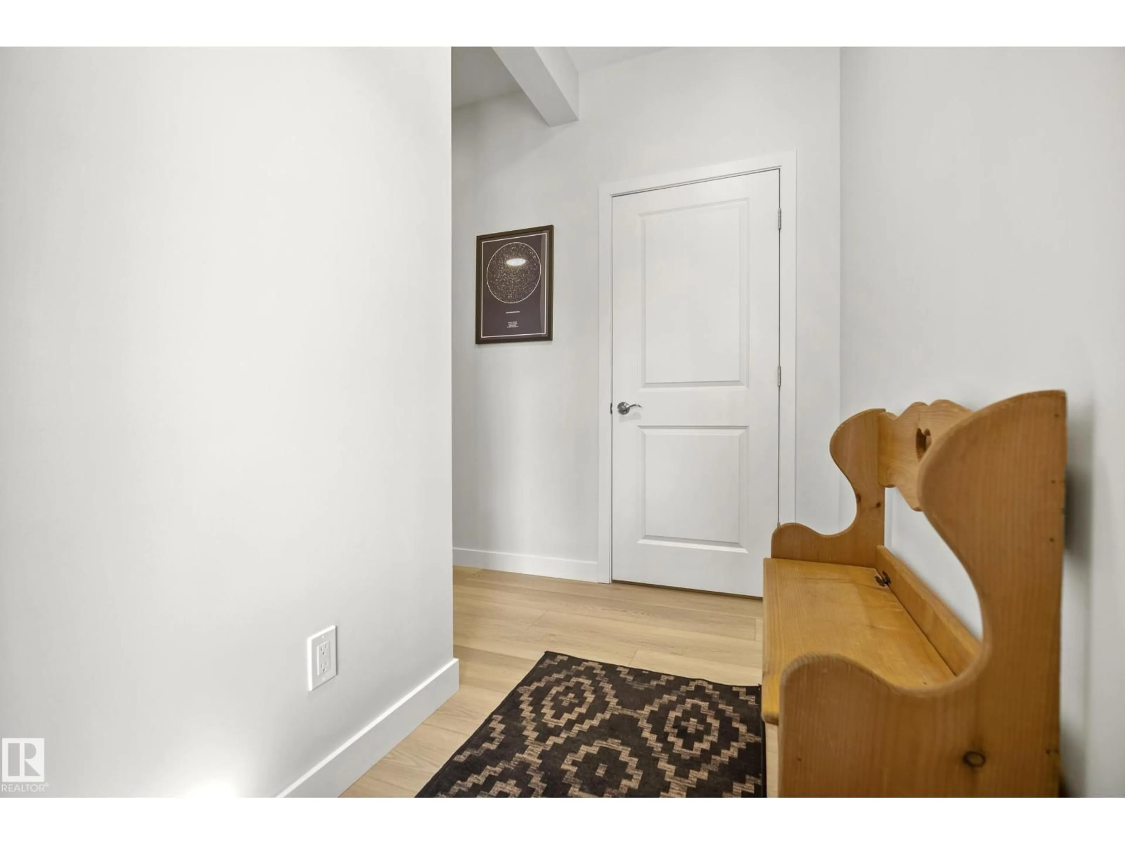 Indoor entryway for 4928 KINNEY RD, Edmonton Alberta T6W5H1