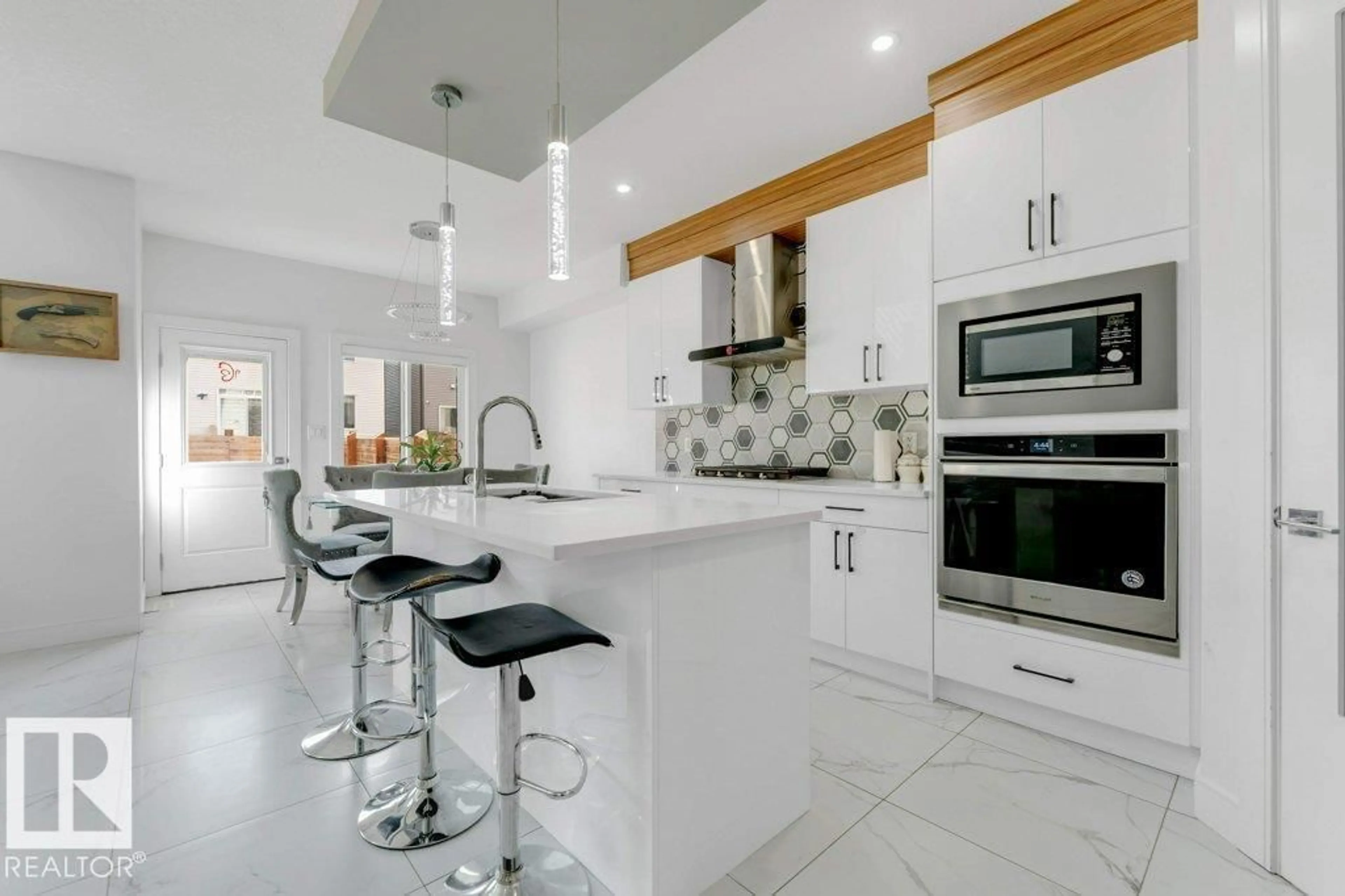 Contemporary kitchen, ceramic/tile floor for SW - 3521 5A AV, Edmonton Alberta T6X2W7