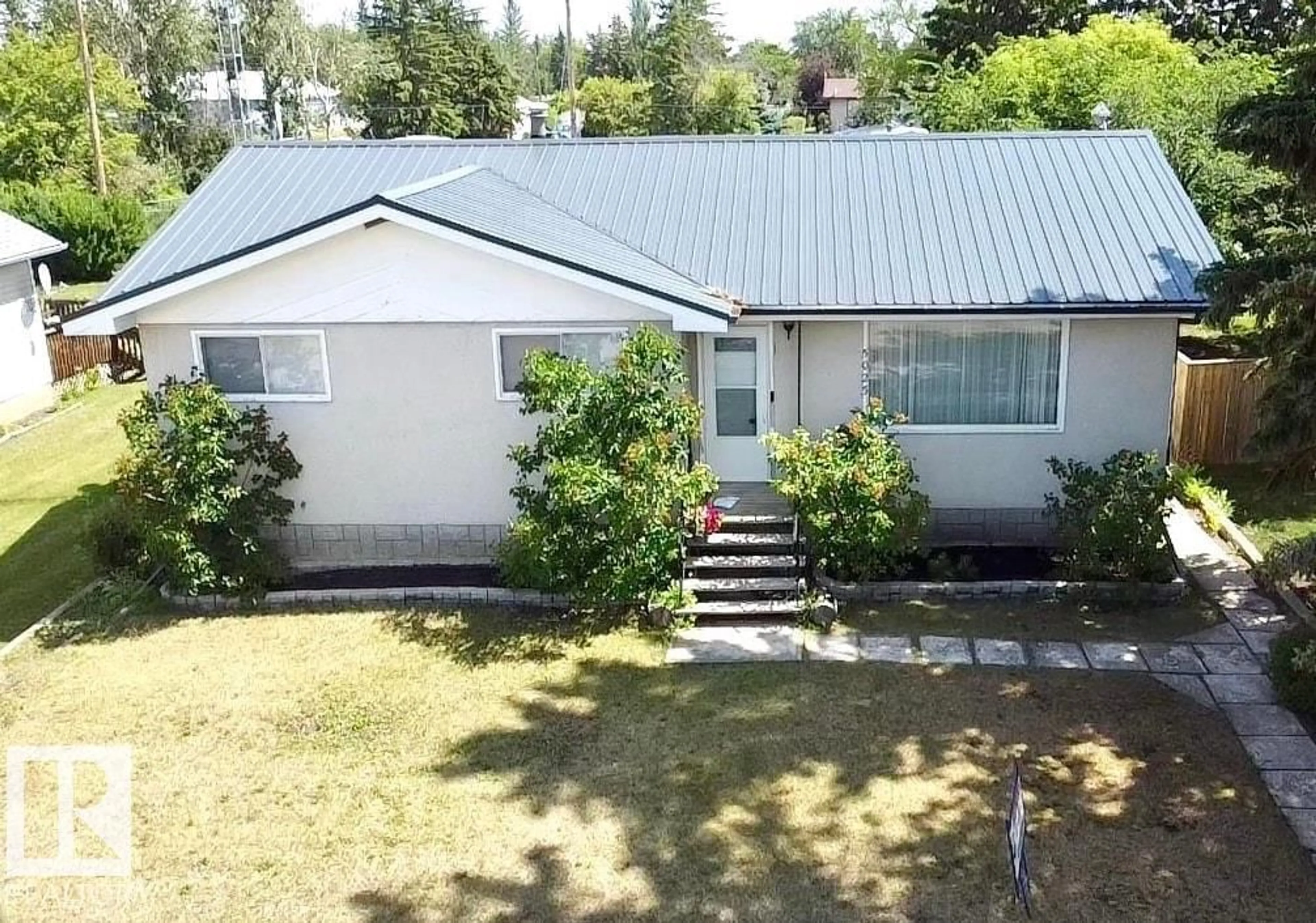 A pic from outside/outdoor area/front of a property/back of a property/a pic from drone, street for 5025 54 ST, Glendon Alberta T0A1P0