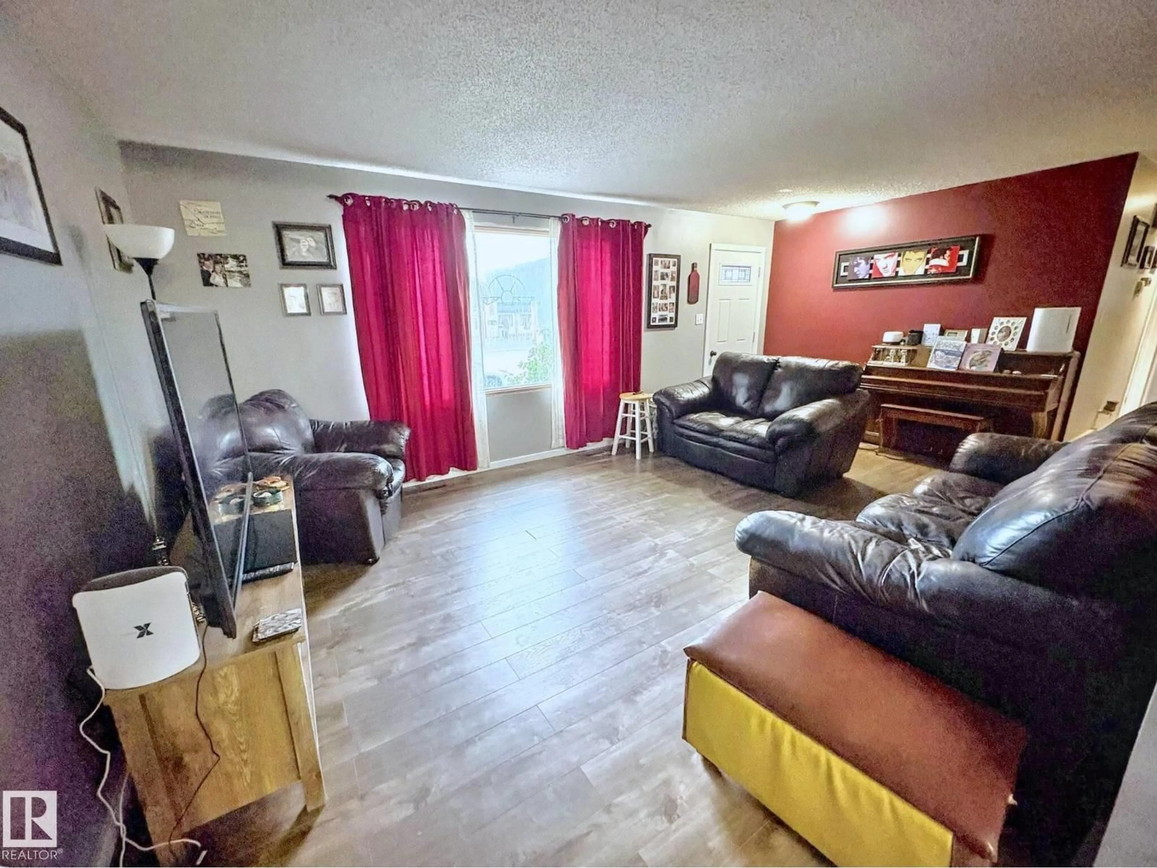 A pic of a room for 5025 54 ST, Glendon Alberta T0A1P0