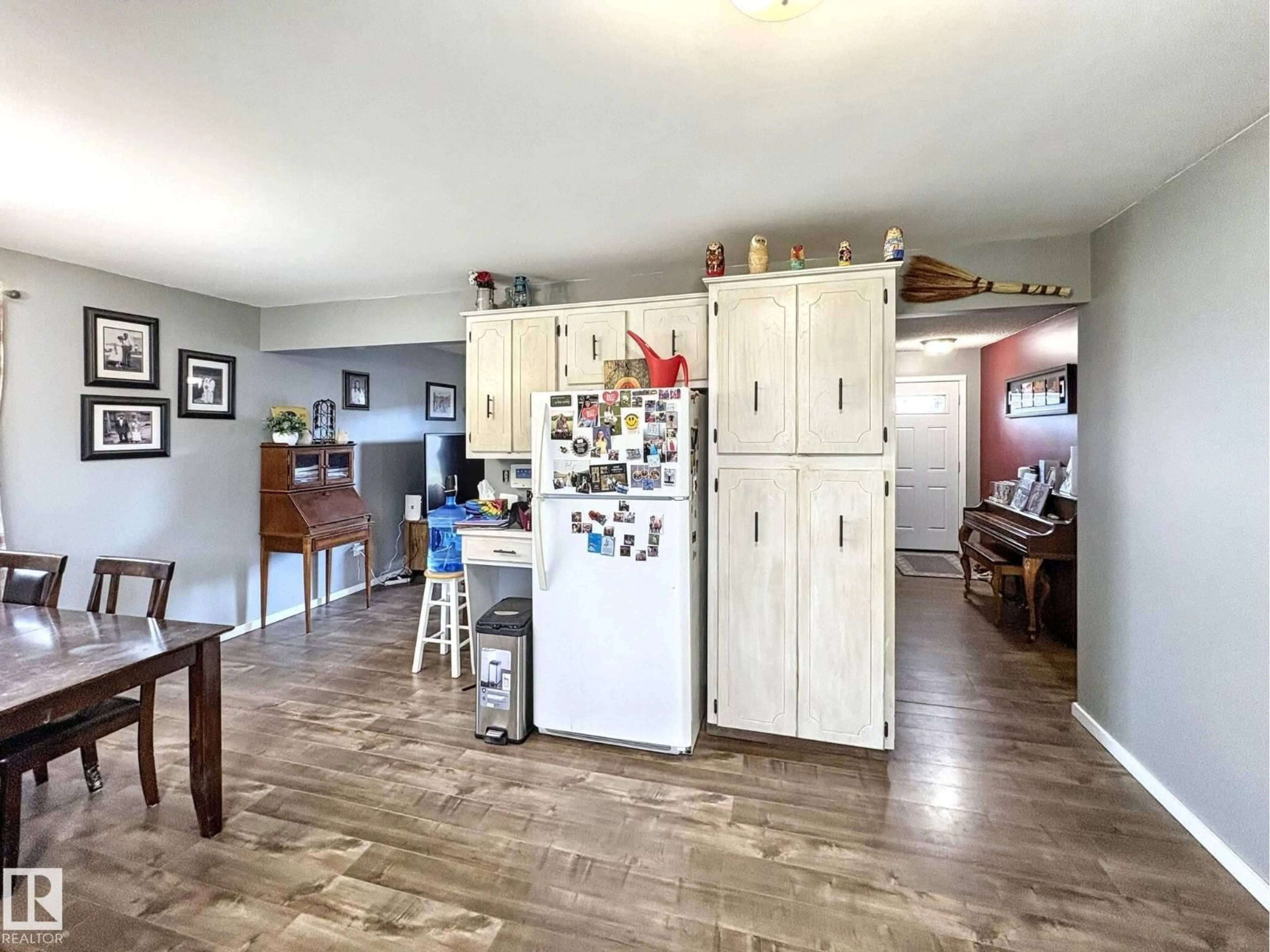 Open concept kitchen, unknown for 5025 54 ST, Glendon Alberta T0A1P0