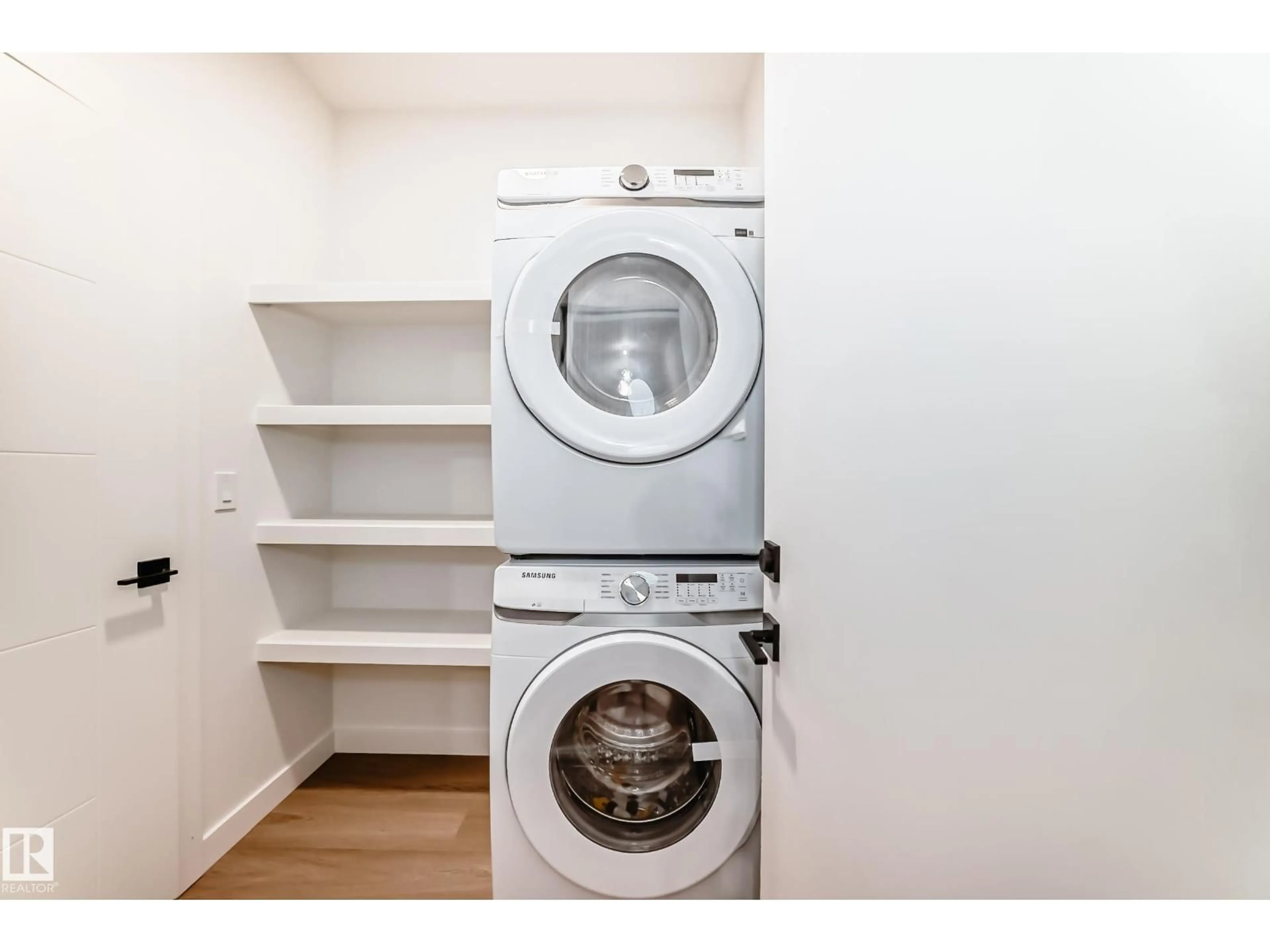 Laundry room for 34 MATTSON DR, Edmonton Alberta T6X1A3