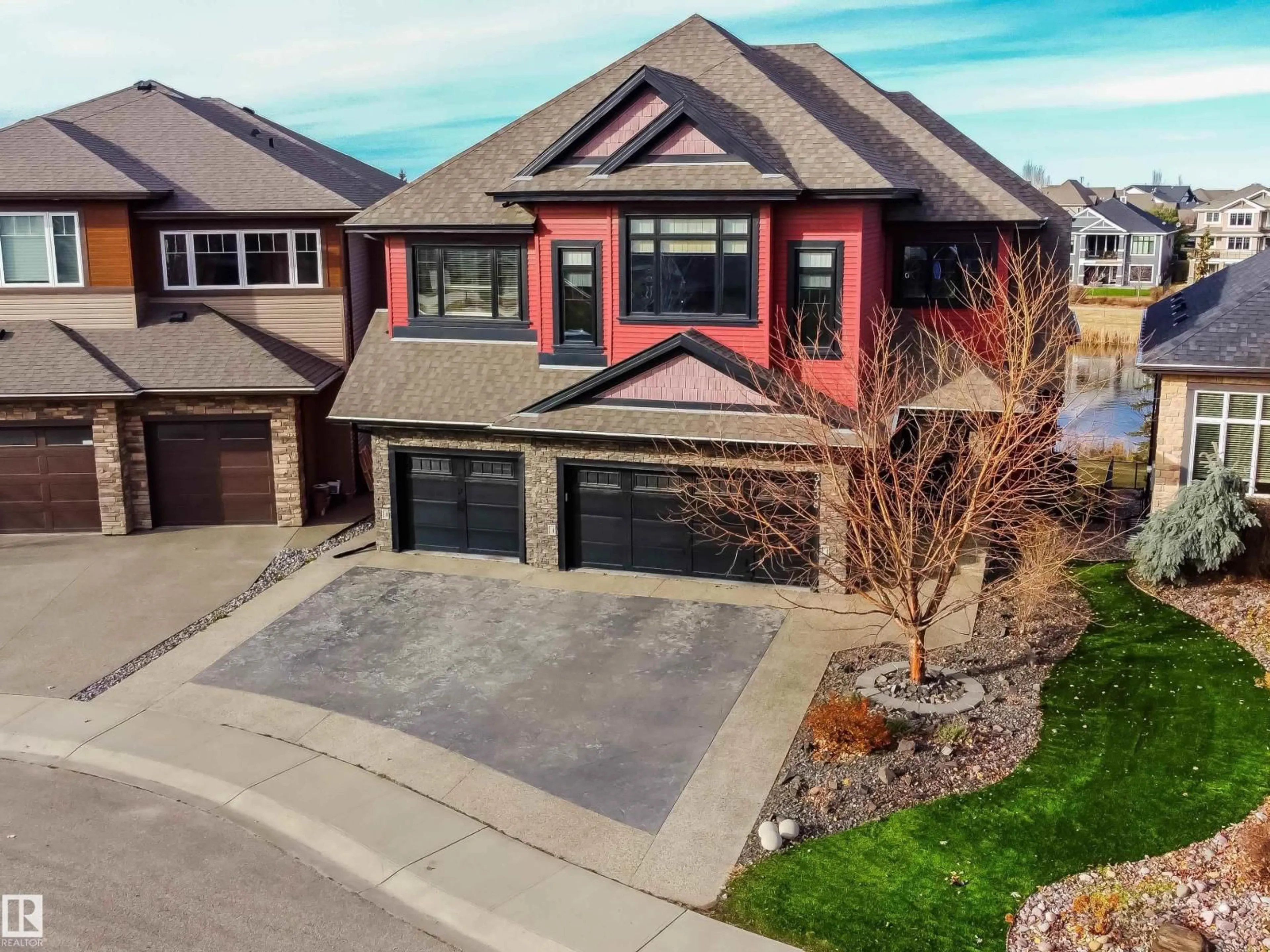 A pic from outside/outdoor area/front of a property/back of a property/a pic from drone, street for 3438 LD NW, Edmonton Alberta T6W0T4