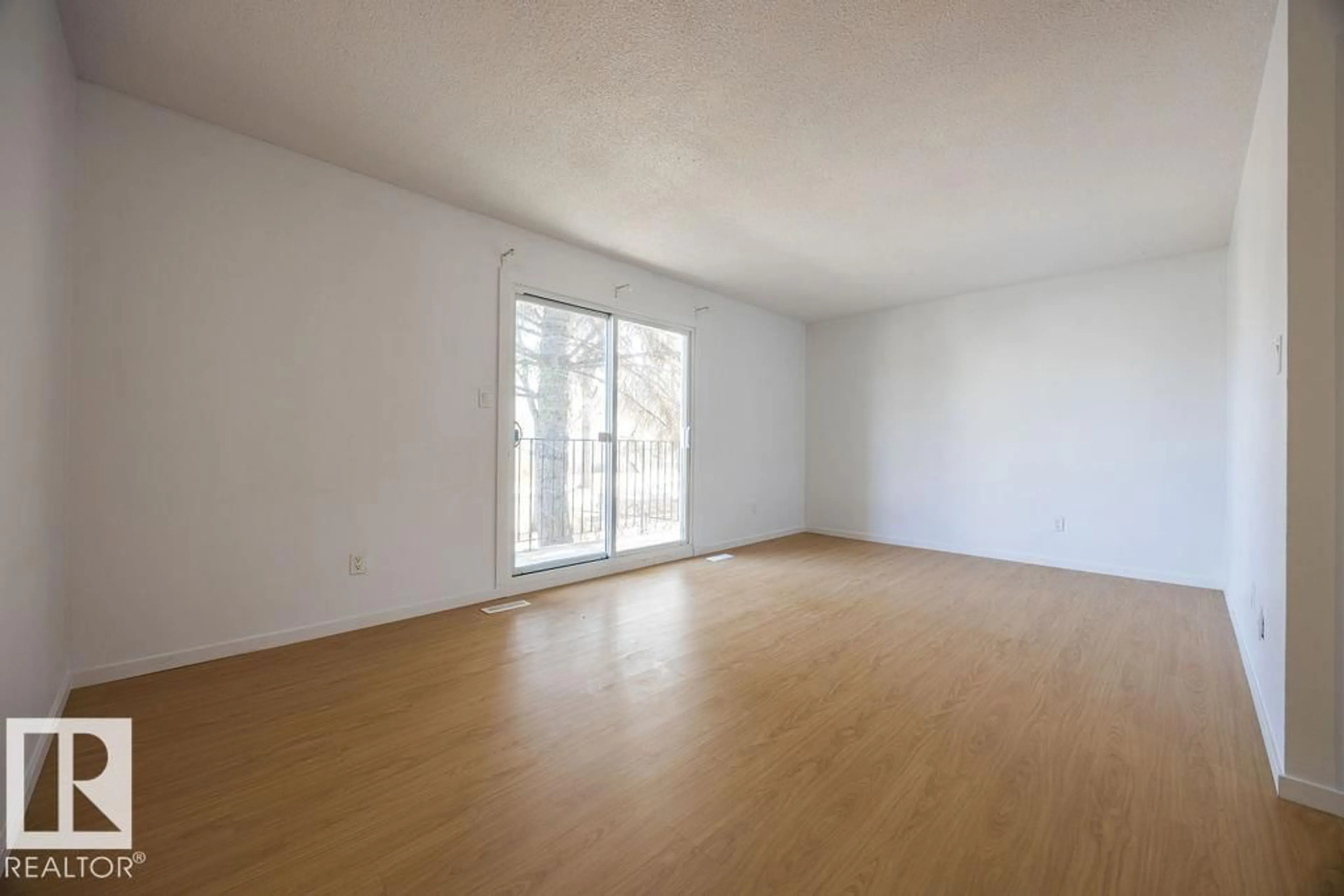 A pic of a room for NW - 12822 123 ST, Edmonton Alberta T5L0J3