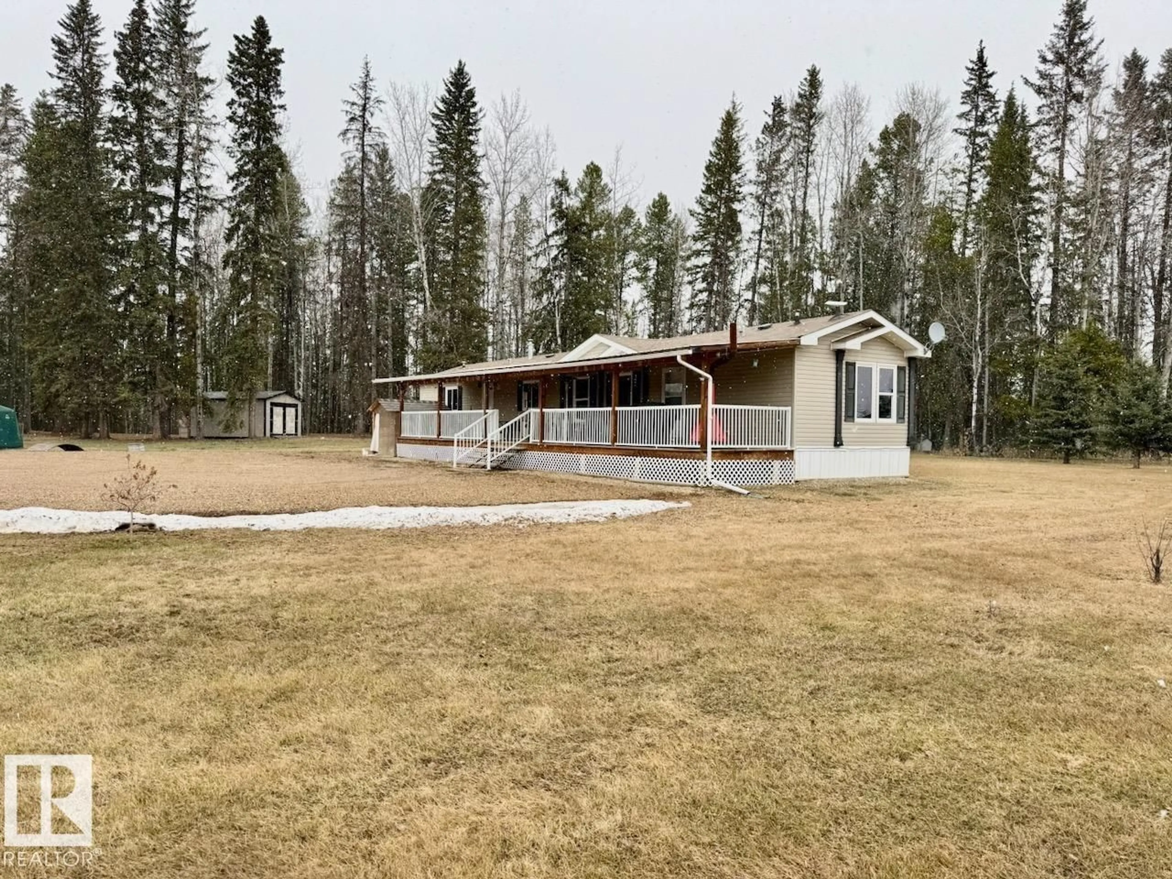A pic from outside/outdoor area/front of a property/back of a property/a pic from drone, unknown for 8414 TWP 502, Rural Brazeau County Alberta T7A2A3
