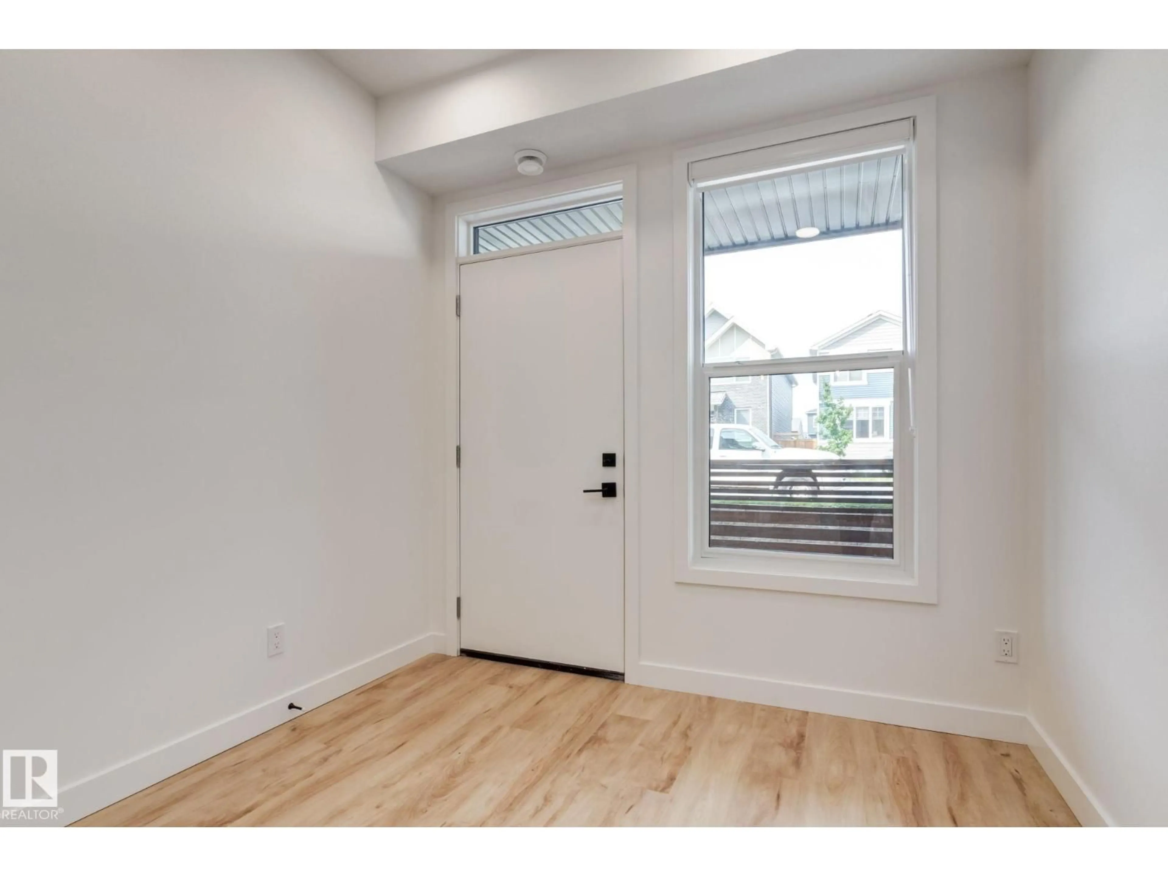 Indoor entryway for 43 - 16231 19 AV, Edmonton Alberta T6W5C6