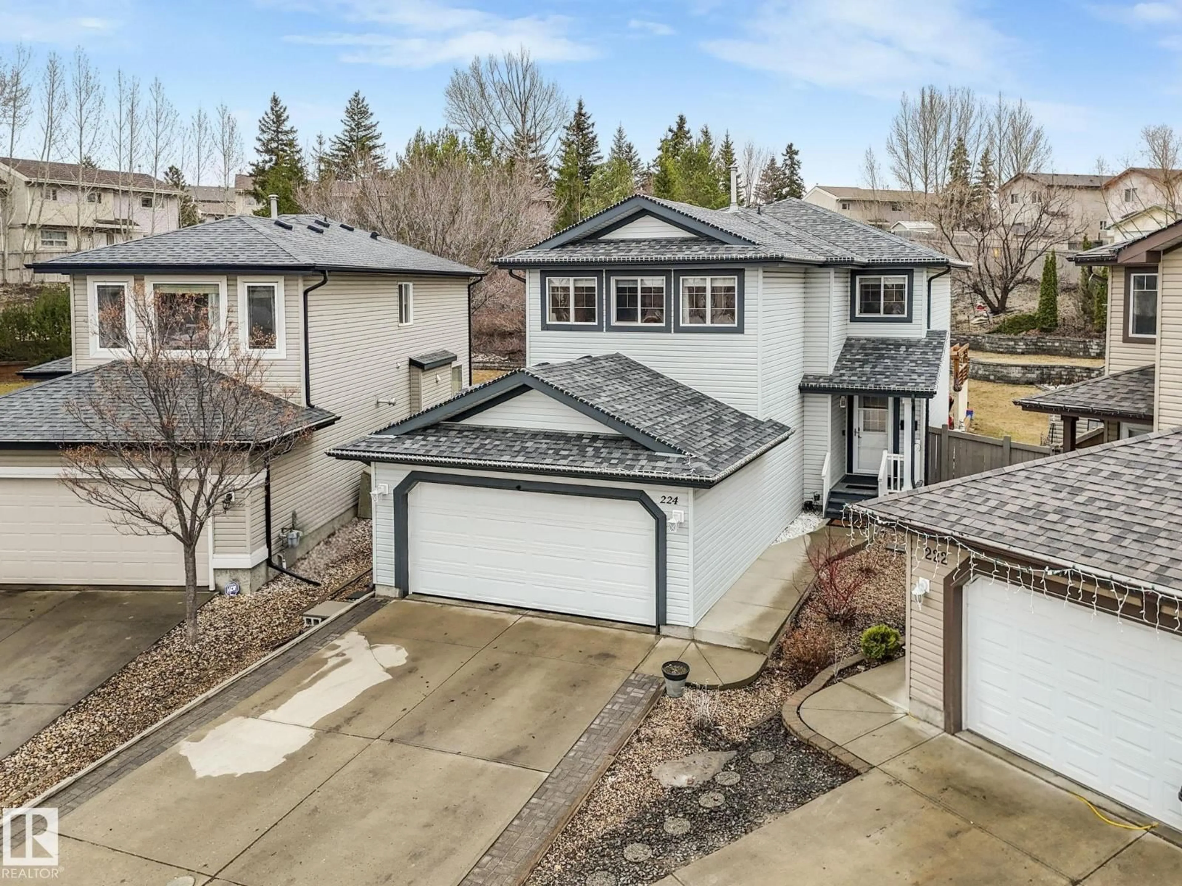 A pic from outside/outdoor area/front of a property/back of a property/a pic from drone, street for 224 HYNDMAN CR, Edmonton Alberta T5A5H9