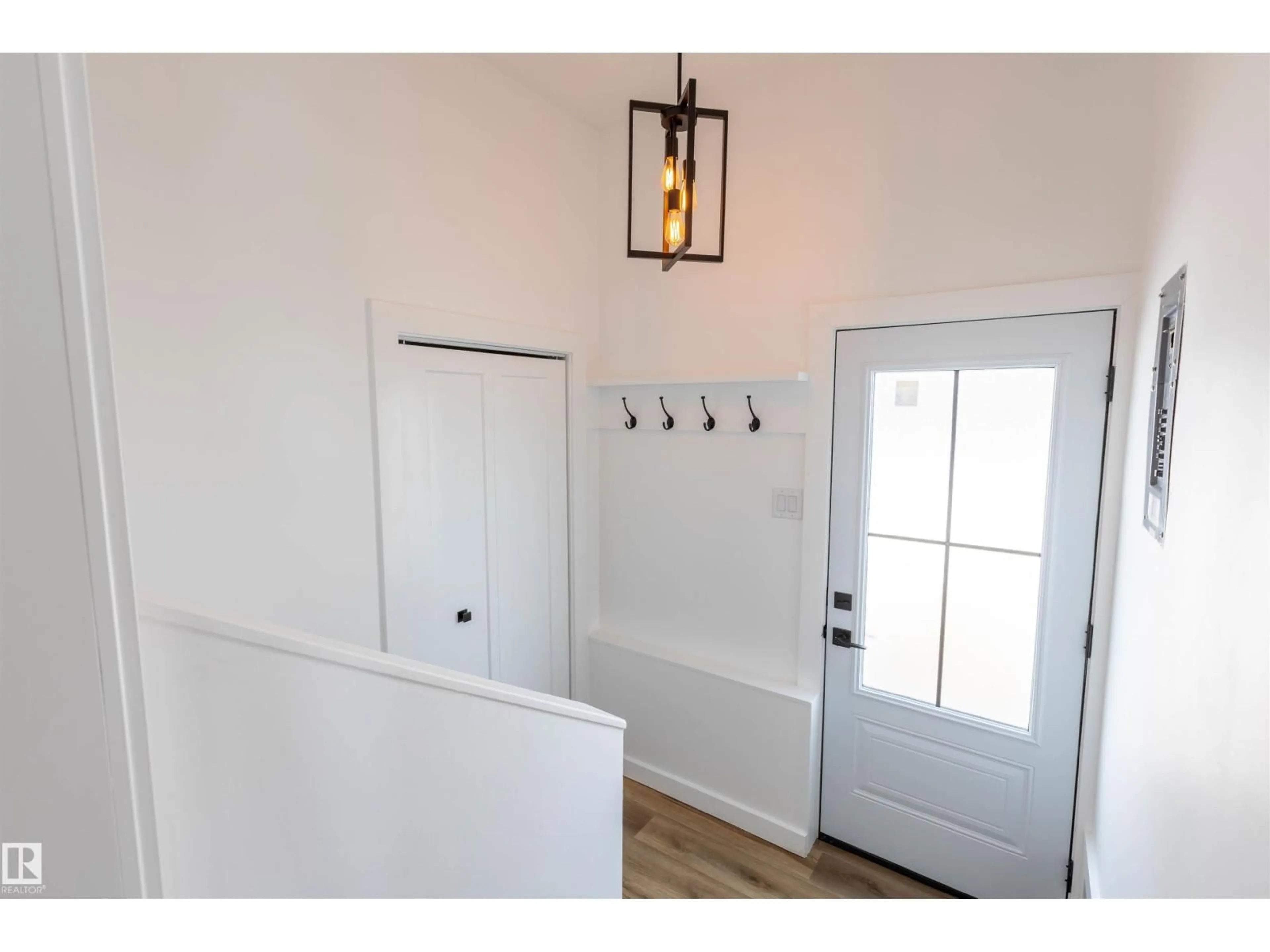 Indoor entryway for 57308 RANGE ROAD 251, Rural Sturgeon County Alberta T0G1L2