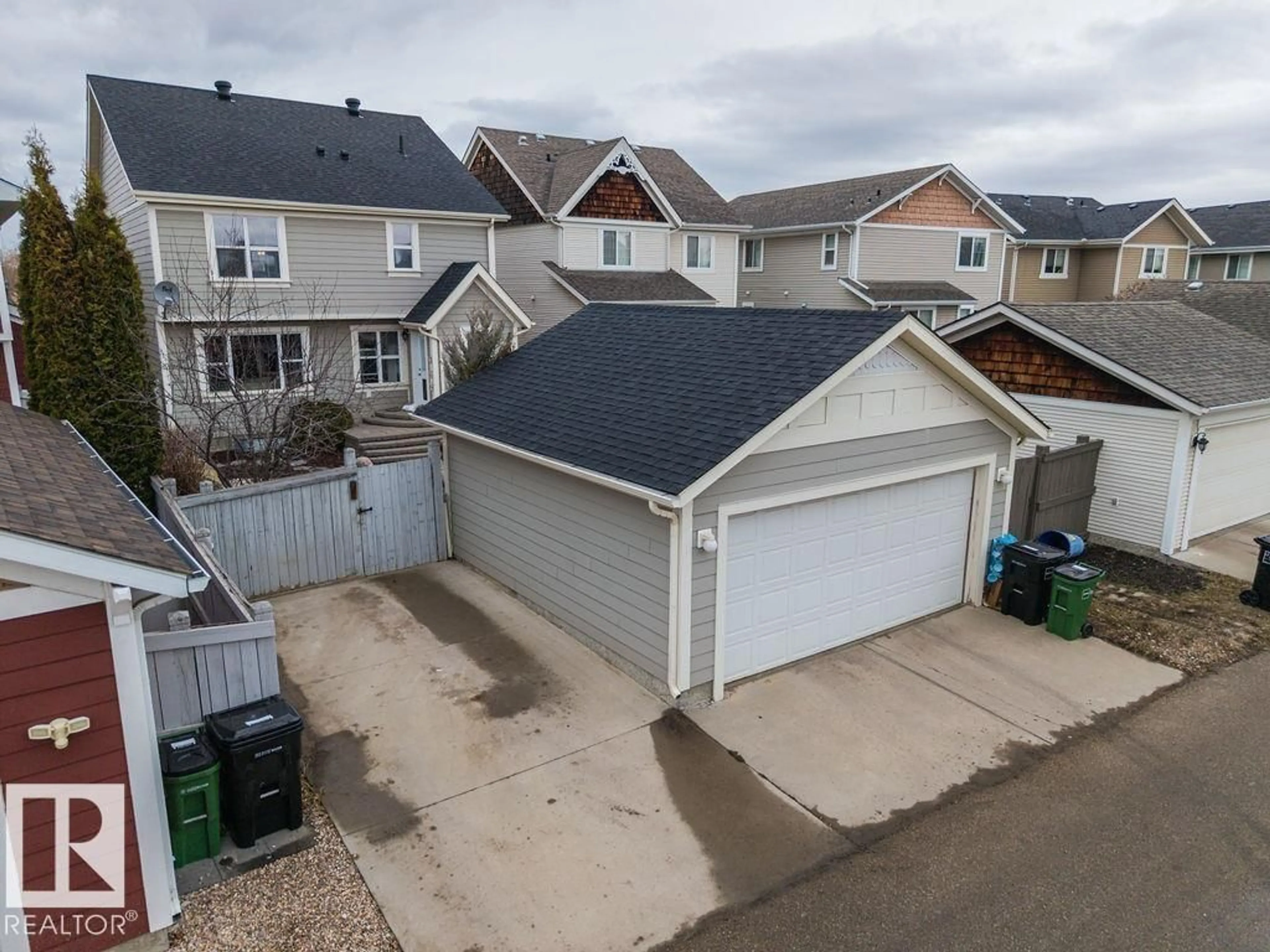 A pic from outside/outdoor area/front of a property/back of a property/a pic from drone, street for 1613 KERR RD, Edmonton Alberta T5E4P6