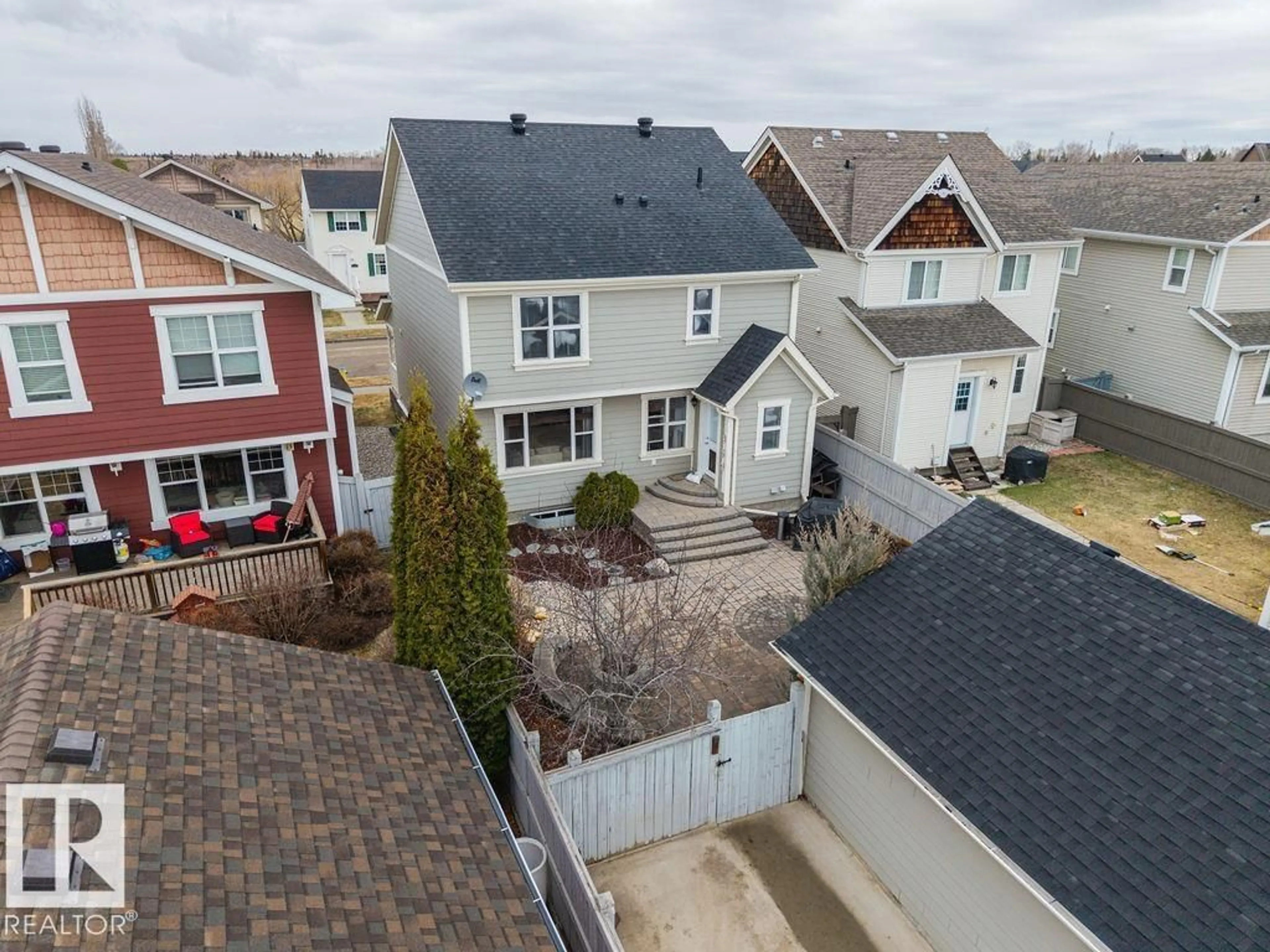 A pic from outside/outdoor area/front of a property/back of a property/a pic from drone, street for 1613 KERR RD, Edmonton Alberta T5E4P6