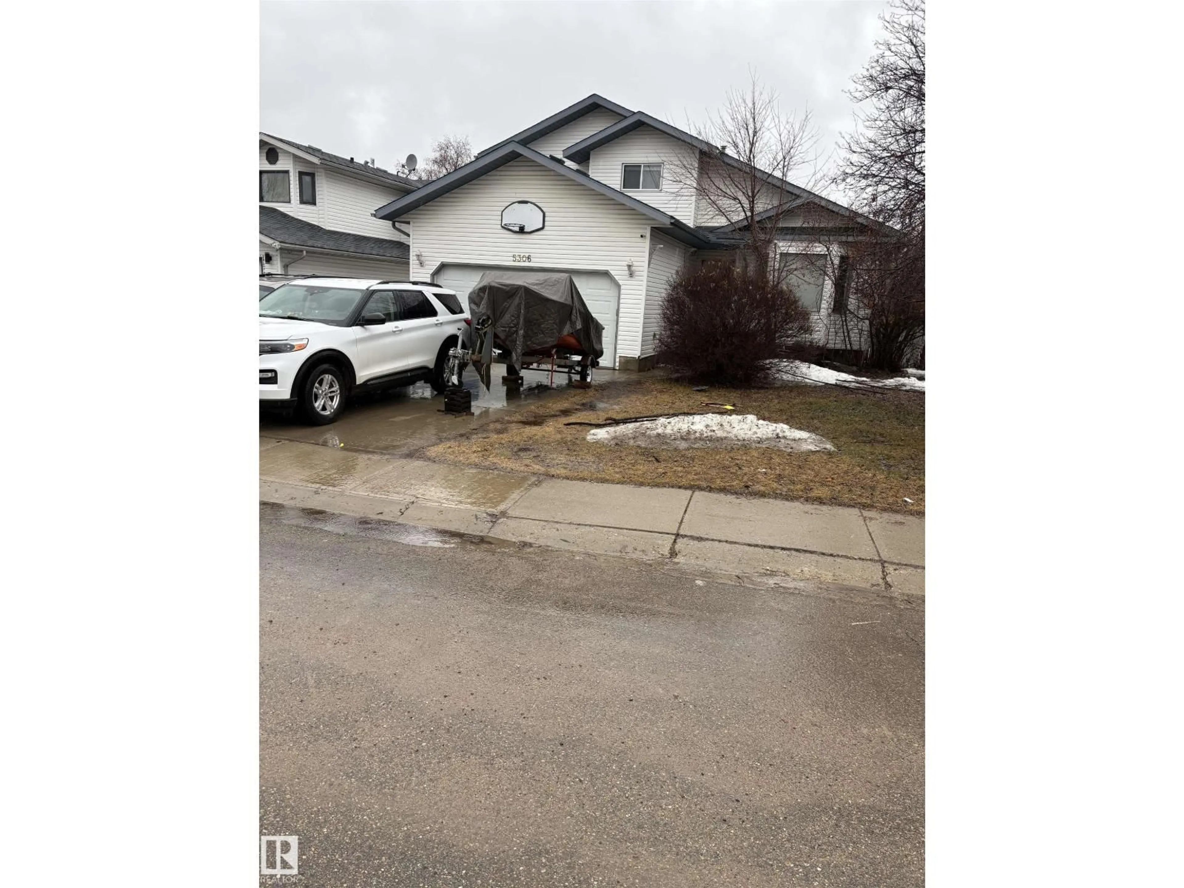 Blurry image for 5306 44 ST, Cold Lake Alberta T9M2B4