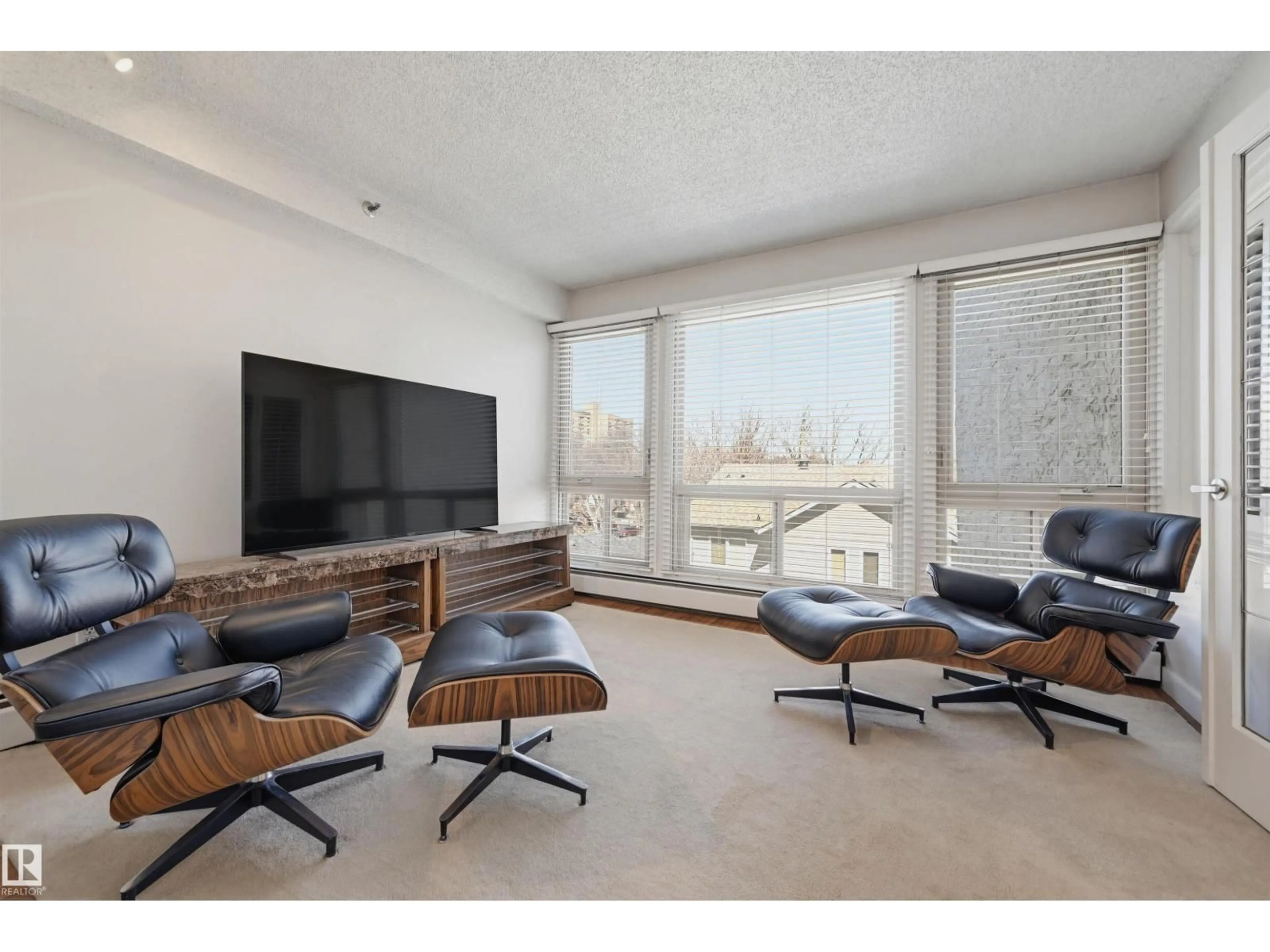 Living room with furniture, unknown for 403 - 10171 119 ST, Edmonton Alberta T5K1Z1