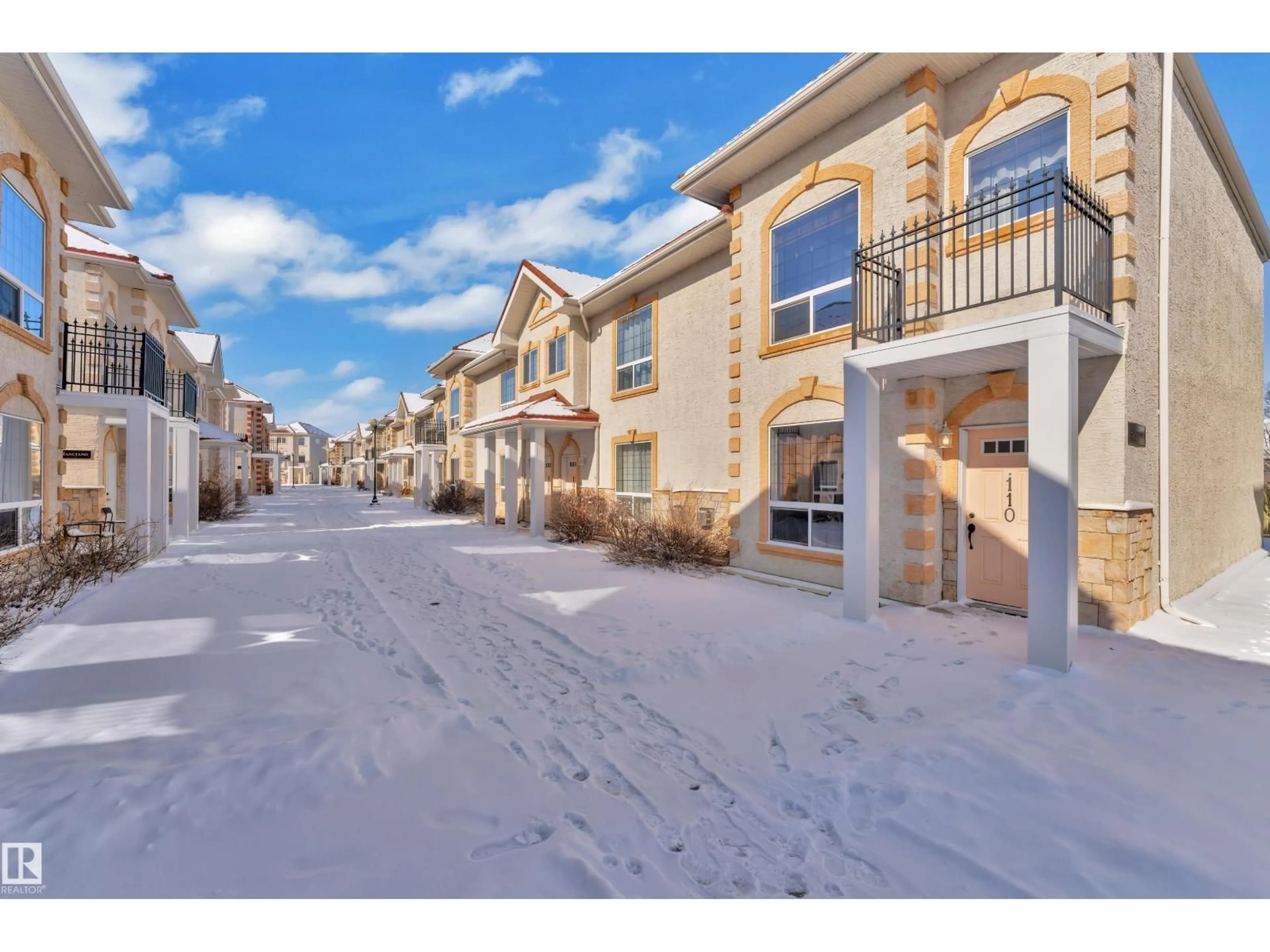 Patio, street for 110 13825 NW, Edmonton Alberta T6V0B8