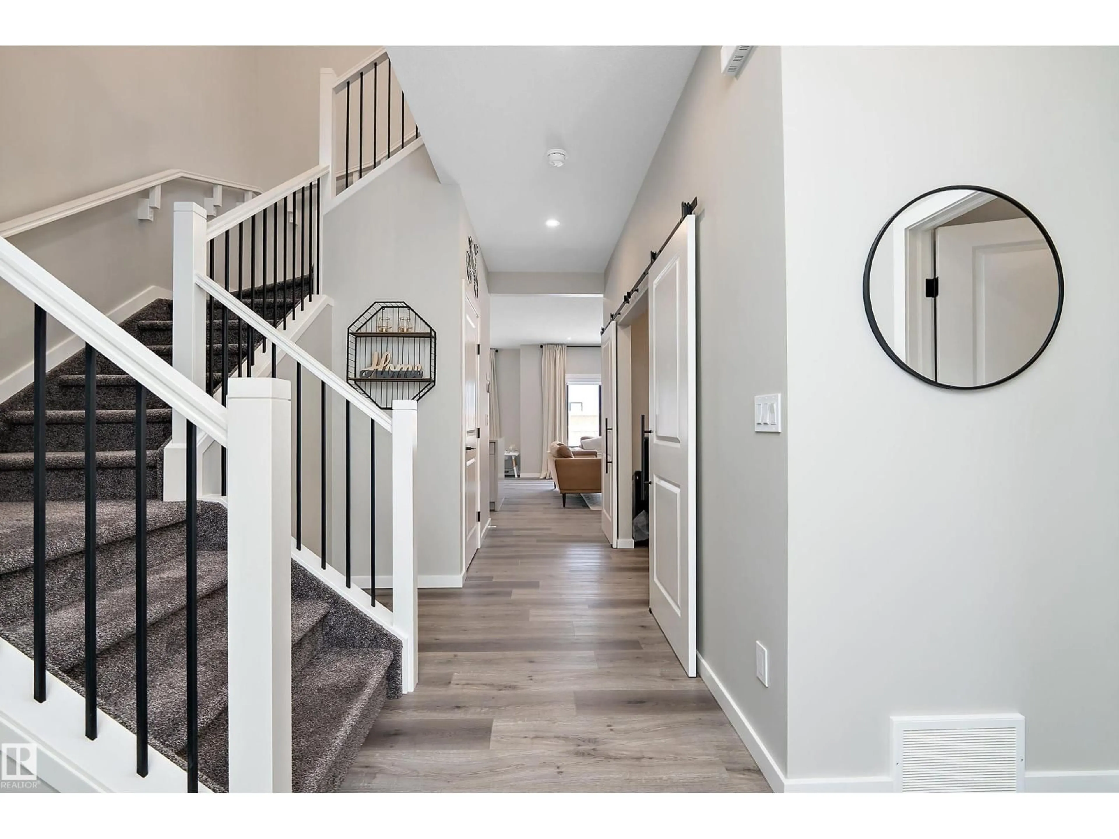 Indoor entryway for 46 CHELLES WD, St. Albert Alberta T8R2C3