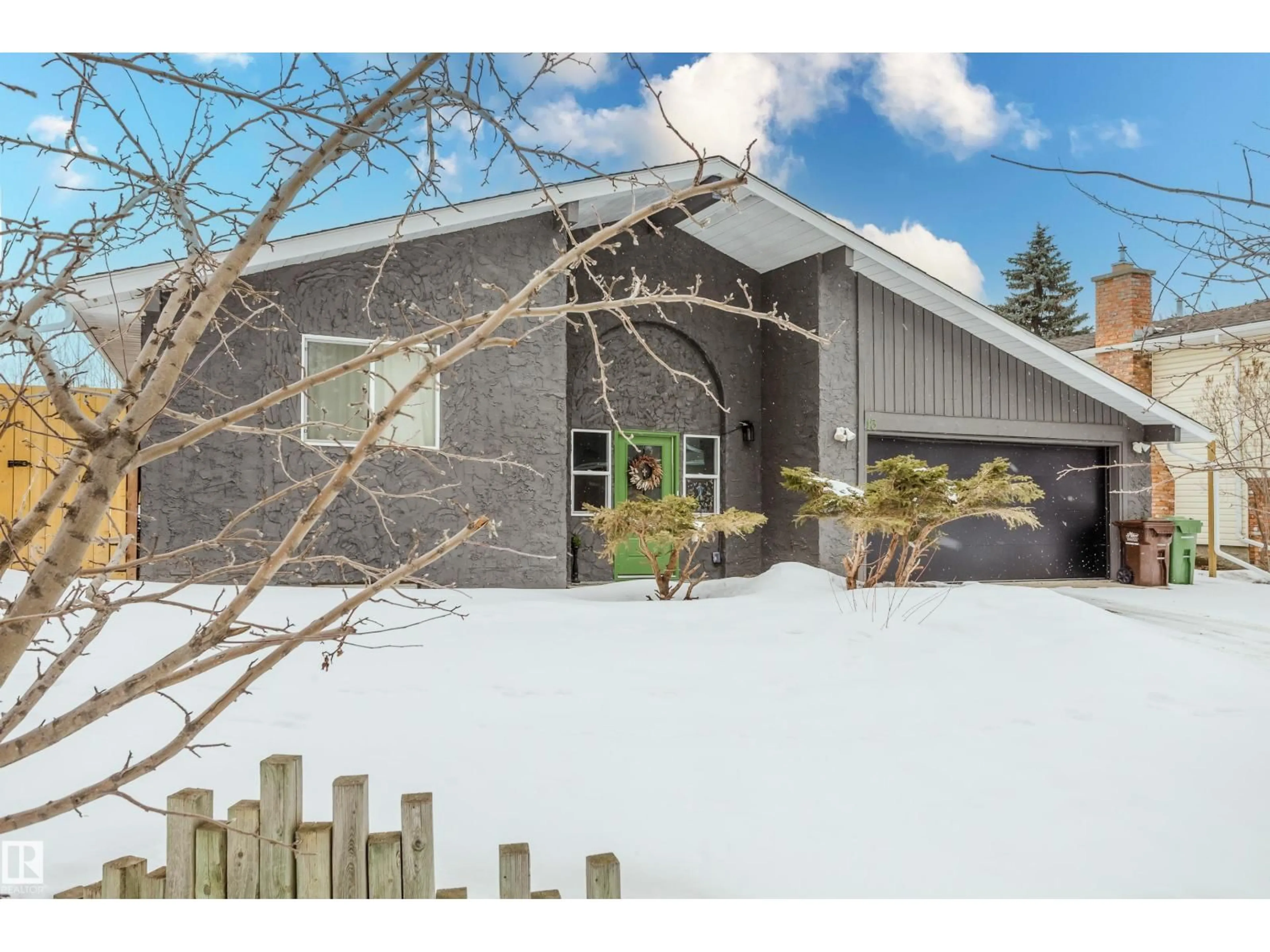 Home with vinyl exterior material, unknown for 13 LORRAINE CR, St. Albert Alberta T8N2R4