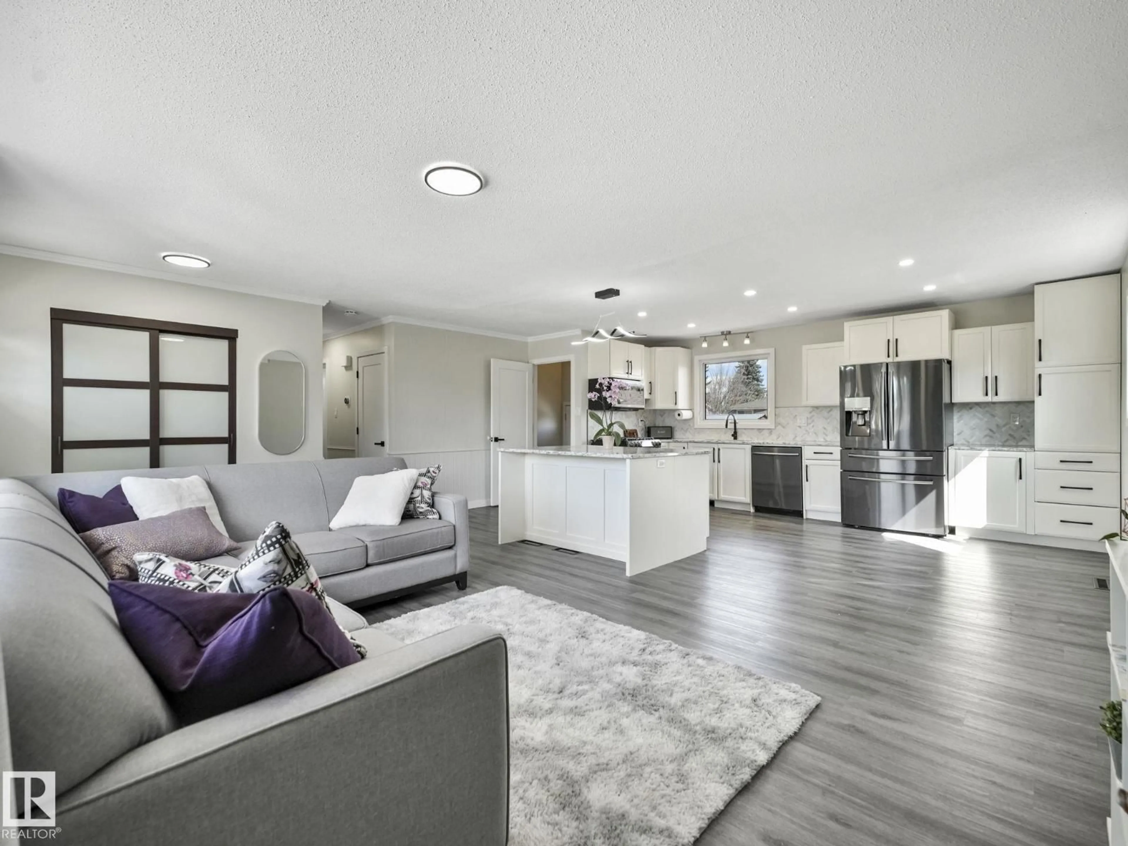 Open concept kitchen, unknown for 17 OATWAY ST, Spruce Grove Alberta T7X2E5