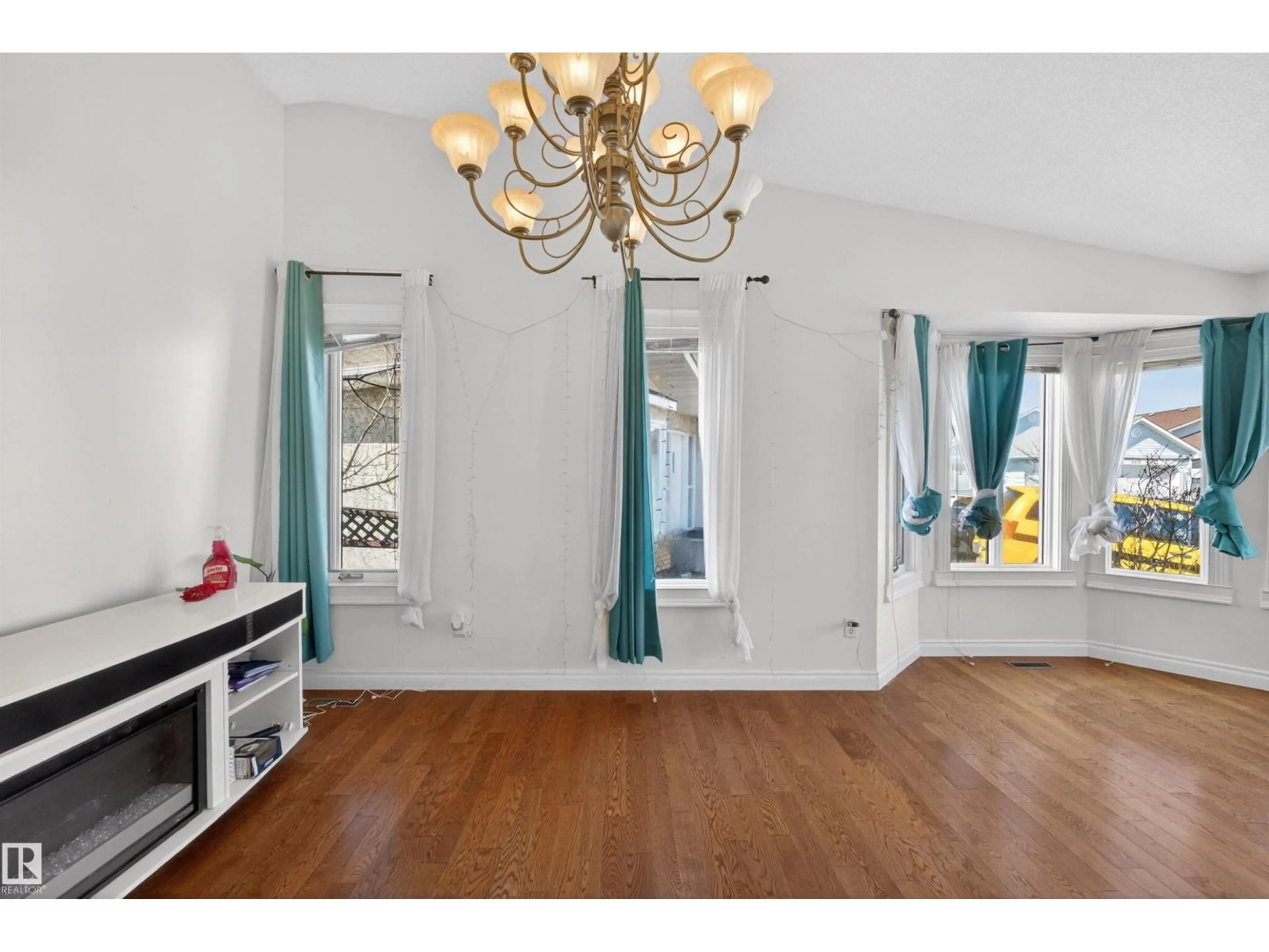 Indoor entryway for NW - 9007 169 AV, Edmonton Alberta T5Z2X5