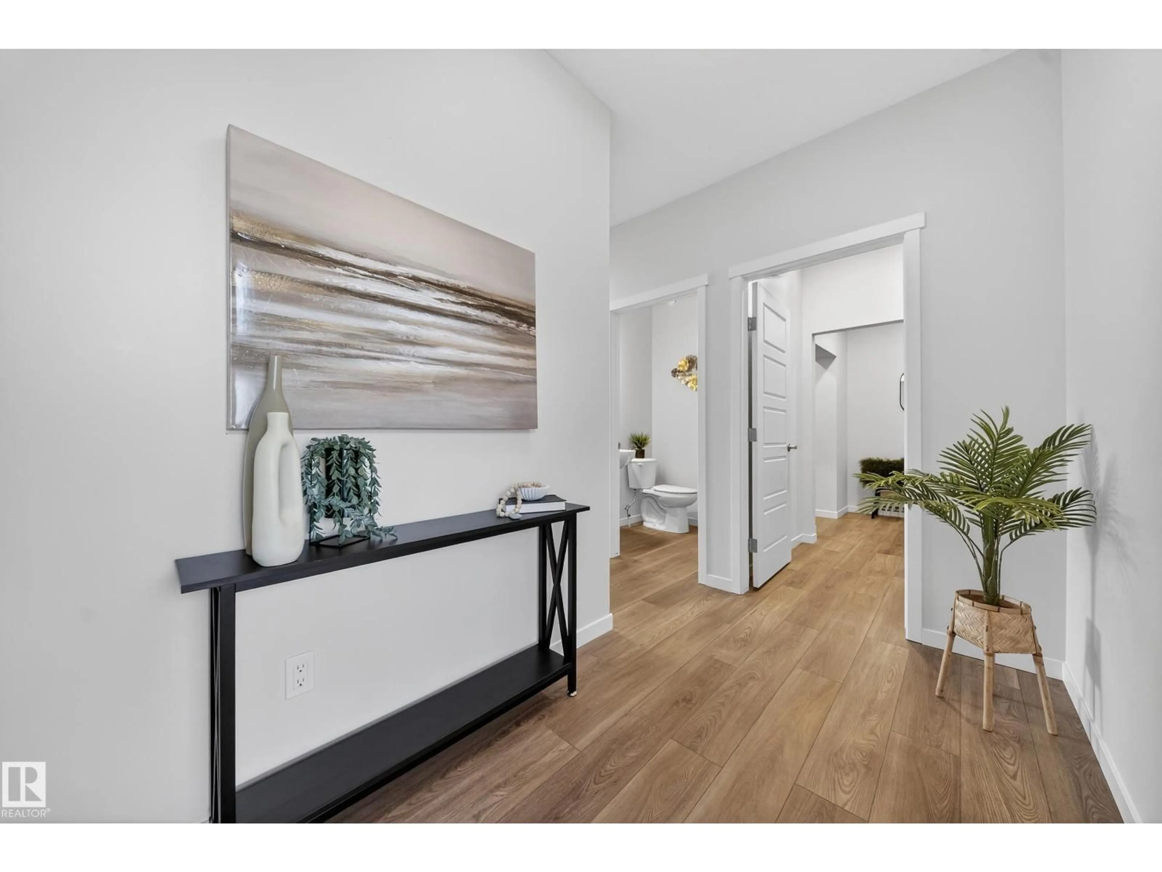 Indoor entryway for NW - 20723 24 AV, Edmonton Alberta T6M2C4