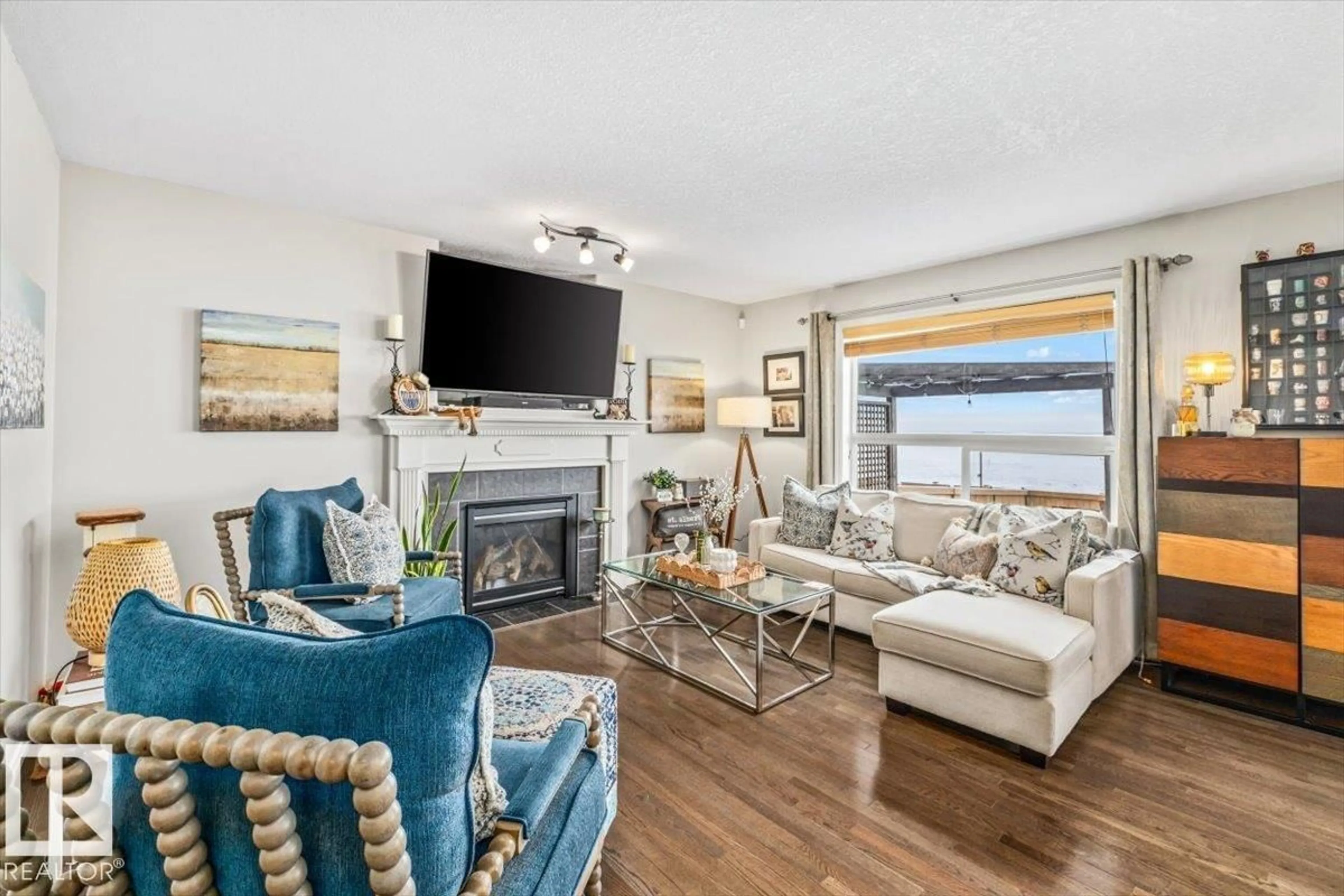 Living room with furniture, unknown for 50 NAPOLEON CR, St. Albert Alberta T8N1C8