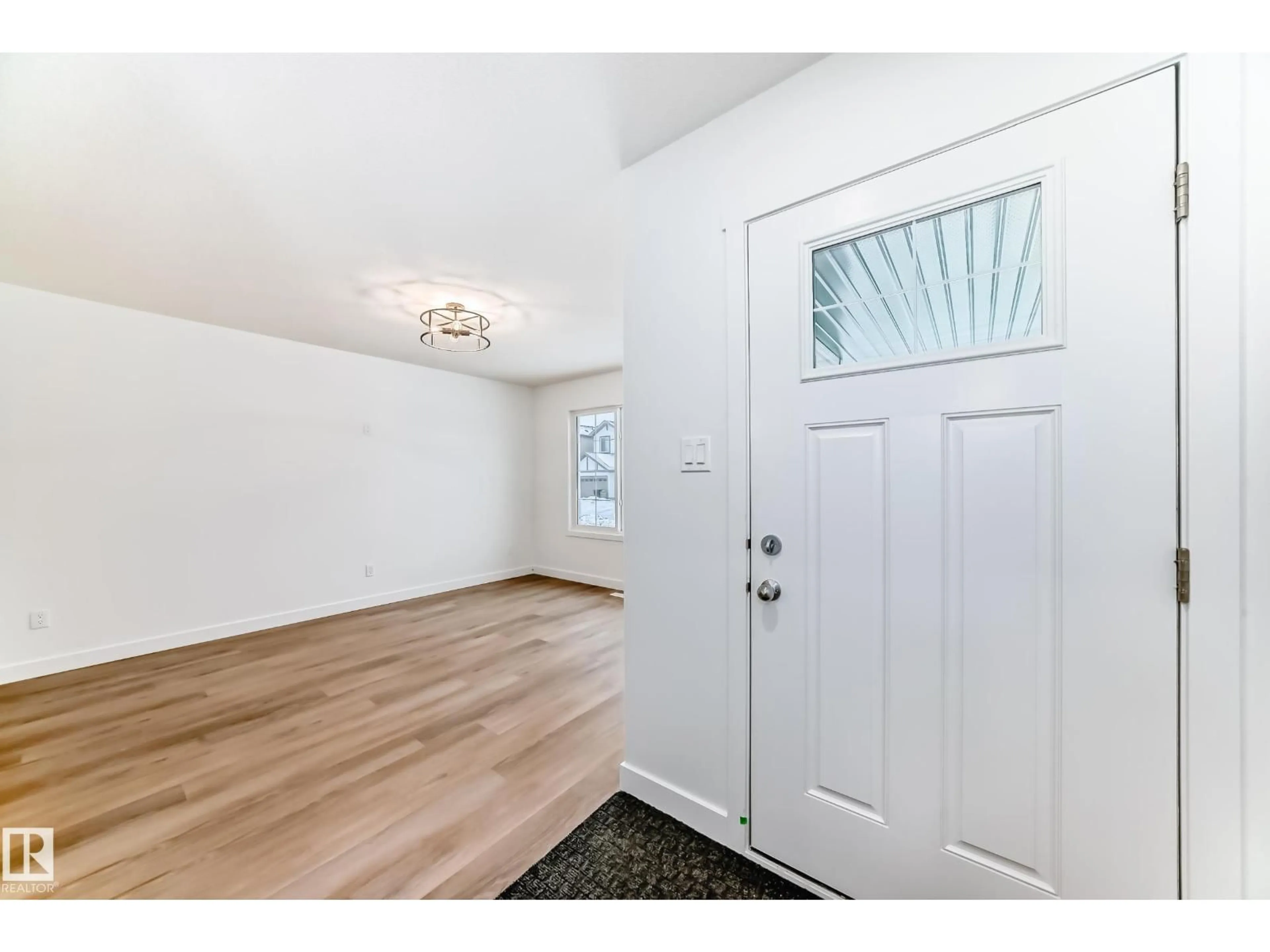 Indoor entryway for 4619 177AVE NW, Edmonton Alberta T5Y4B7