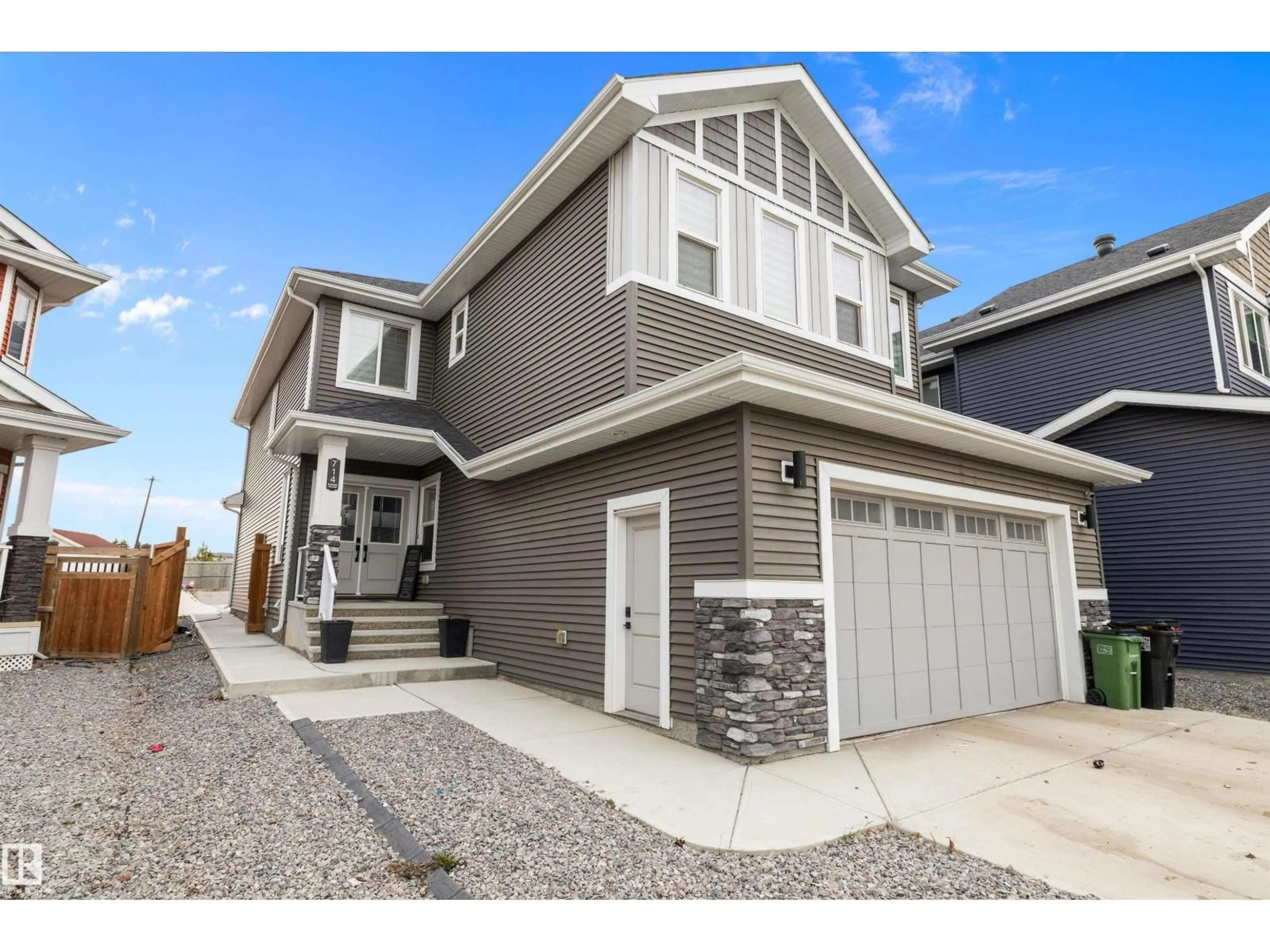 Home with vinyl exterior material, street for 714 EBBERS PL, Edmonton Alberta T5Y3V3