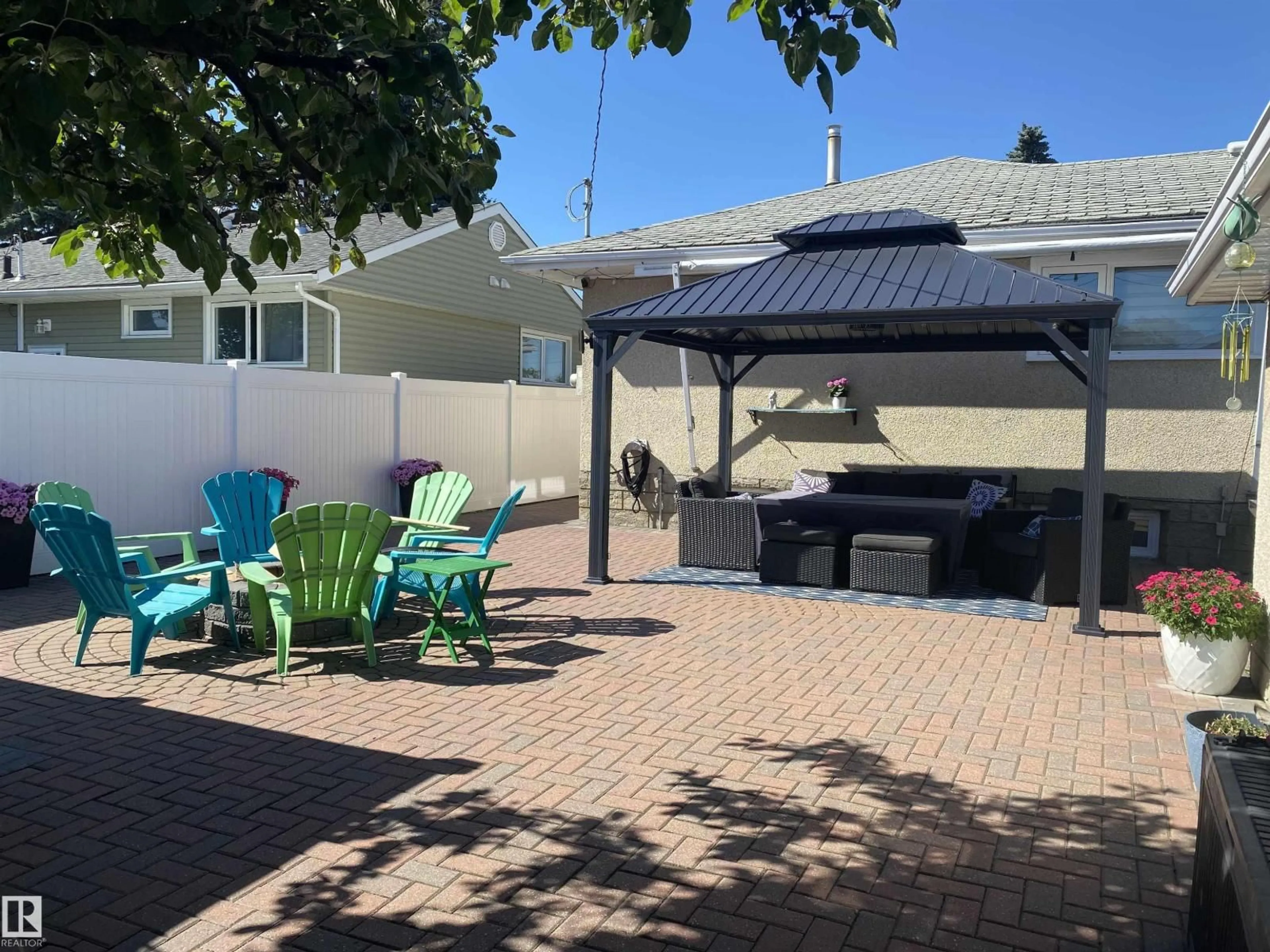 Patio, street for 7719 71 AV, Edmonton Alberta T6C0A9