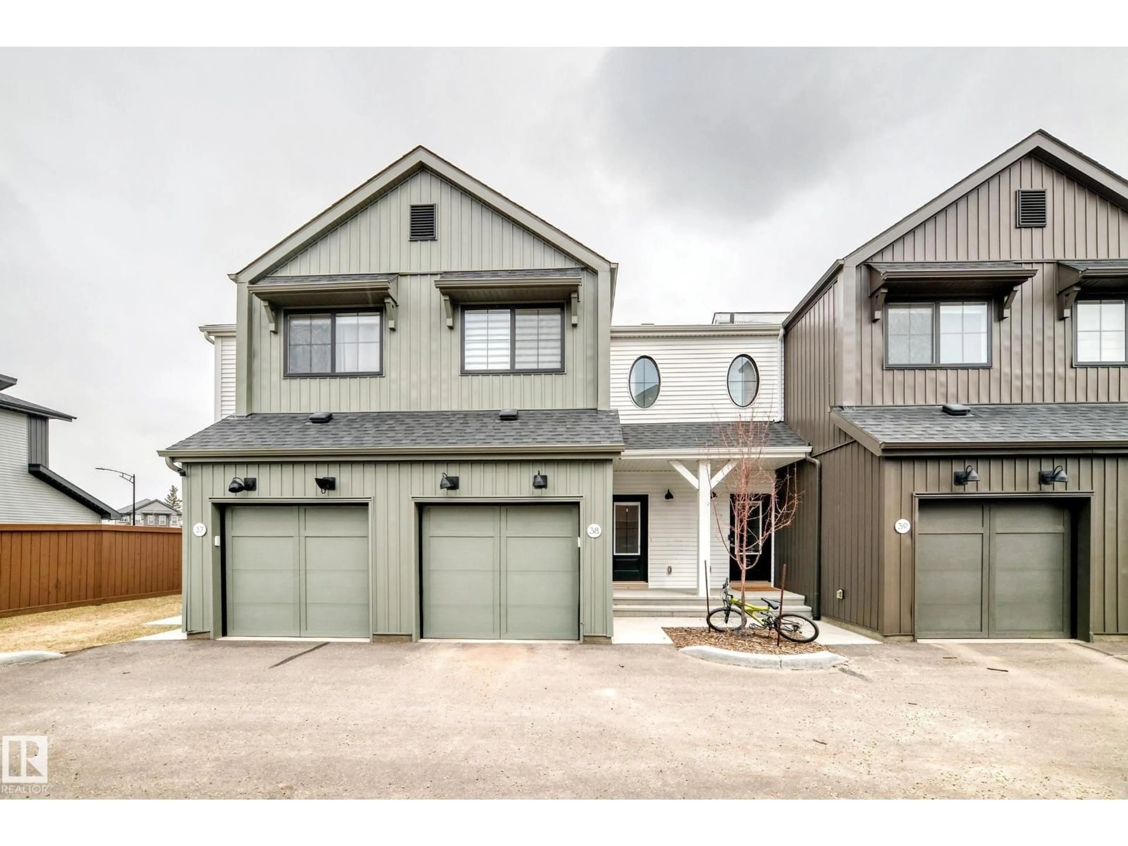 Unknown for 1910 - 38 COLLIP VW, Edmonton Alberta T6W5H4