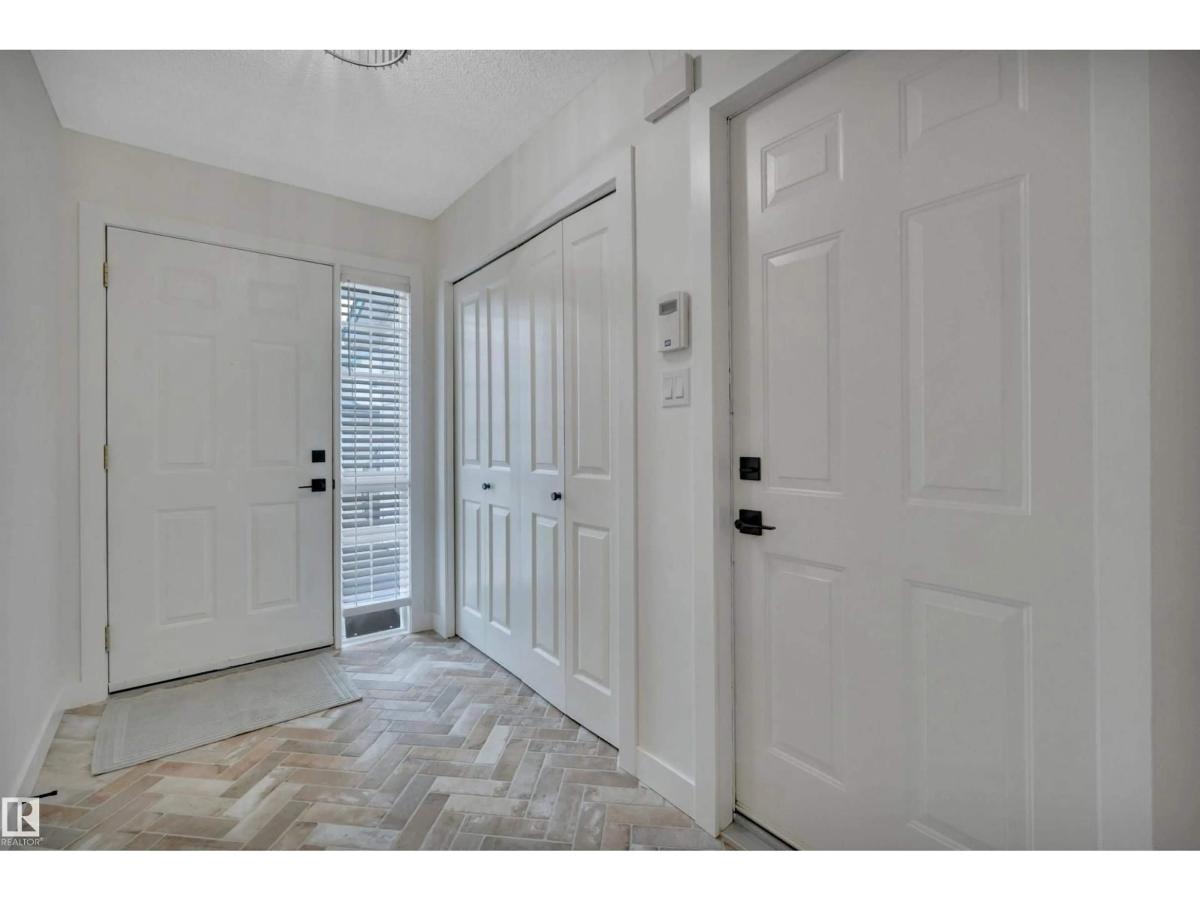 Indoor entryway for 9 - 843 YOUVILLE DR W NW, Edmonton Alberta T6L6X8