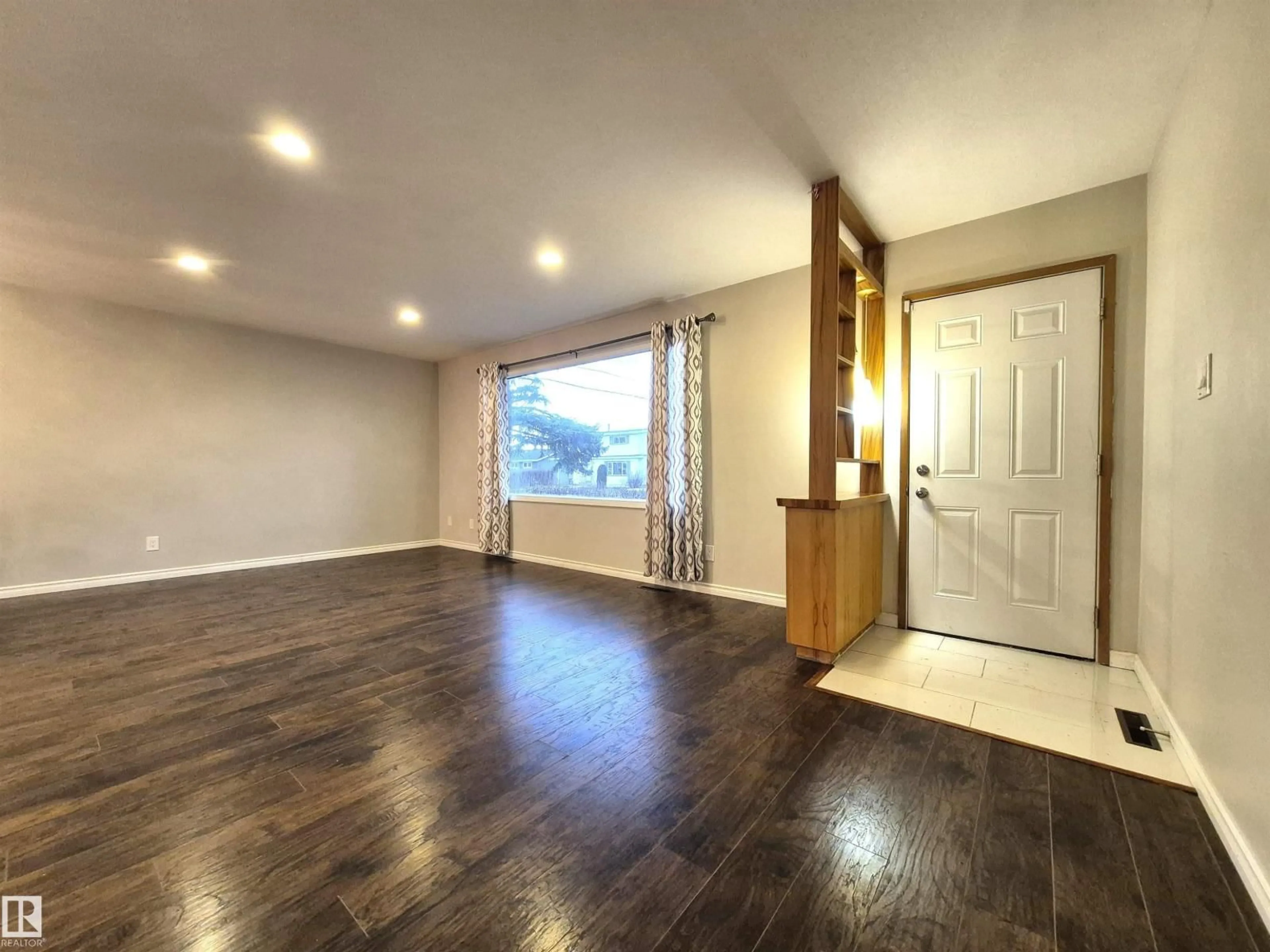 Unknown for 11440 44A AV, Edmonton Alberta T6J0Z9